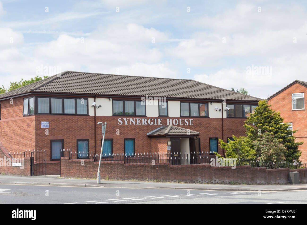 Sinergie casa su Manchester Road n Bolton, la sede di Synergie Holdings Ltd e ufficio di casa Aleef. Foto Stock