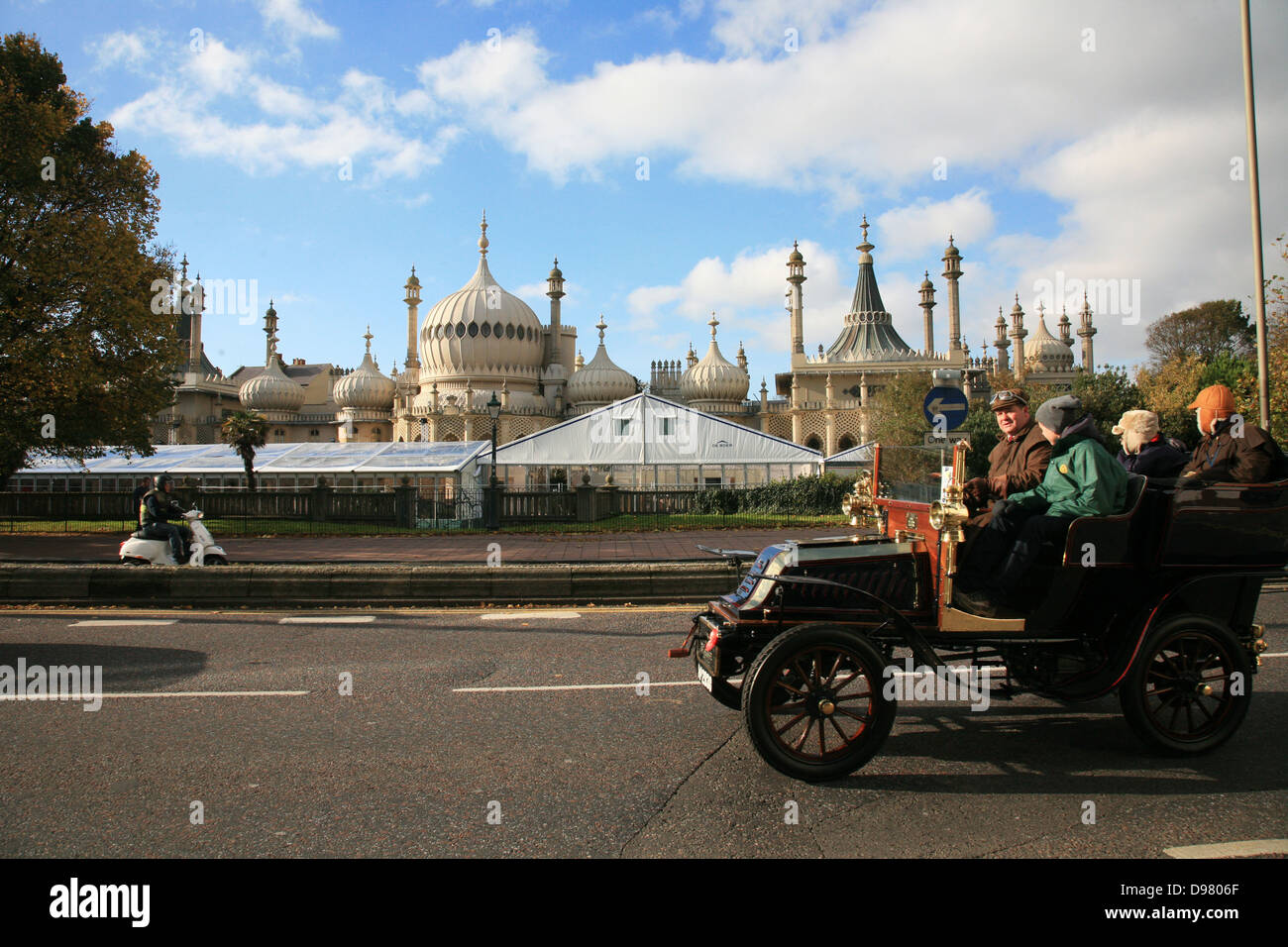 I partecipanti di Londra a Brighton Veteran Car Run evento annuale [solo uso editoriale] Foto Stock