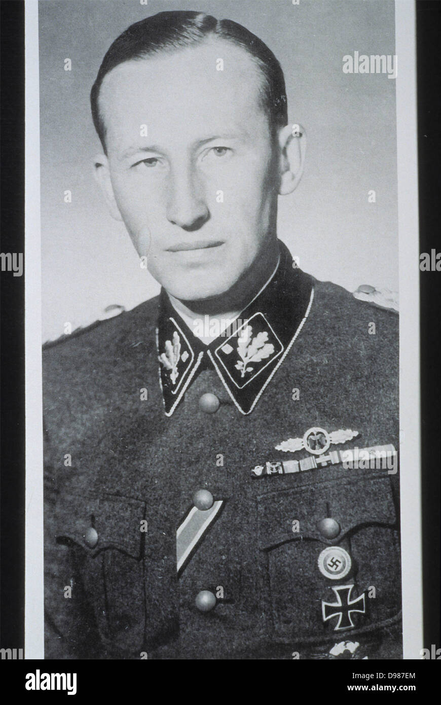 Reinhard Heydrich (1904-1942) SS-Obergruppenführer, il capo della sicurezza del Reich Ufficio principale (compresa la Gestapo, SD nazisti e agenzie di polizia) e Reichsprotektor (Reich protettore) della Boemia e Moravia. Heydrich presieduto il 1942 Conferenza Wannsee, che piani finalizzati per lo sterminio di tutti gli ebrei europei in quello che oggi è indicato come l'olocausto. Heydrich fu ferito in un tentativo di assassinio a Praga il 27 maggio 1942 e morto nel corso di una settimana più tardi da complicazioni derivanti dalle sue ferite. Foto Stock