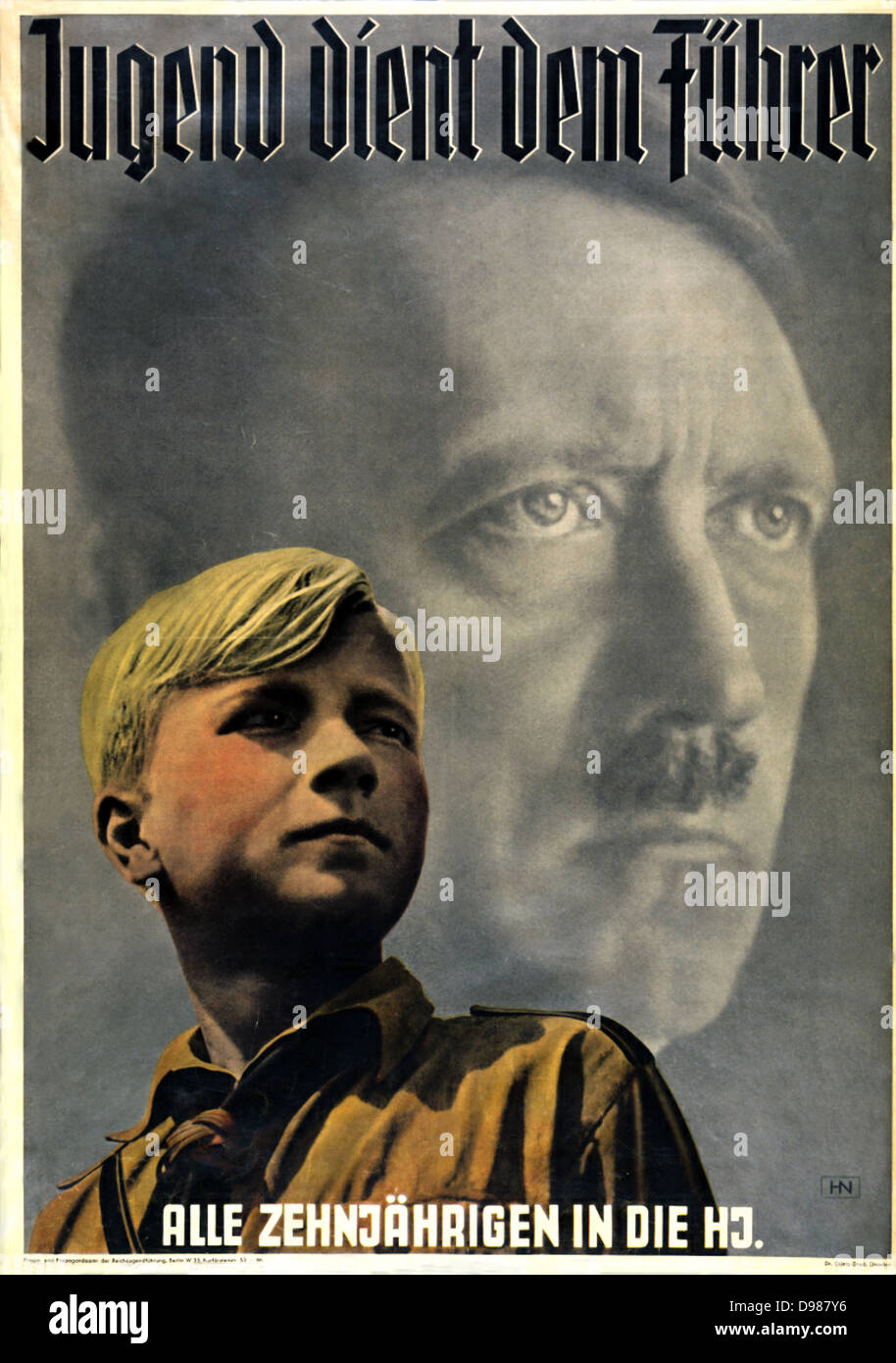 La gioventù serve il Führer" "tutti i dieci anni nella Gioventù Hitleriana'. Hitler Gioventù Poster circa 1936. Foto Stock