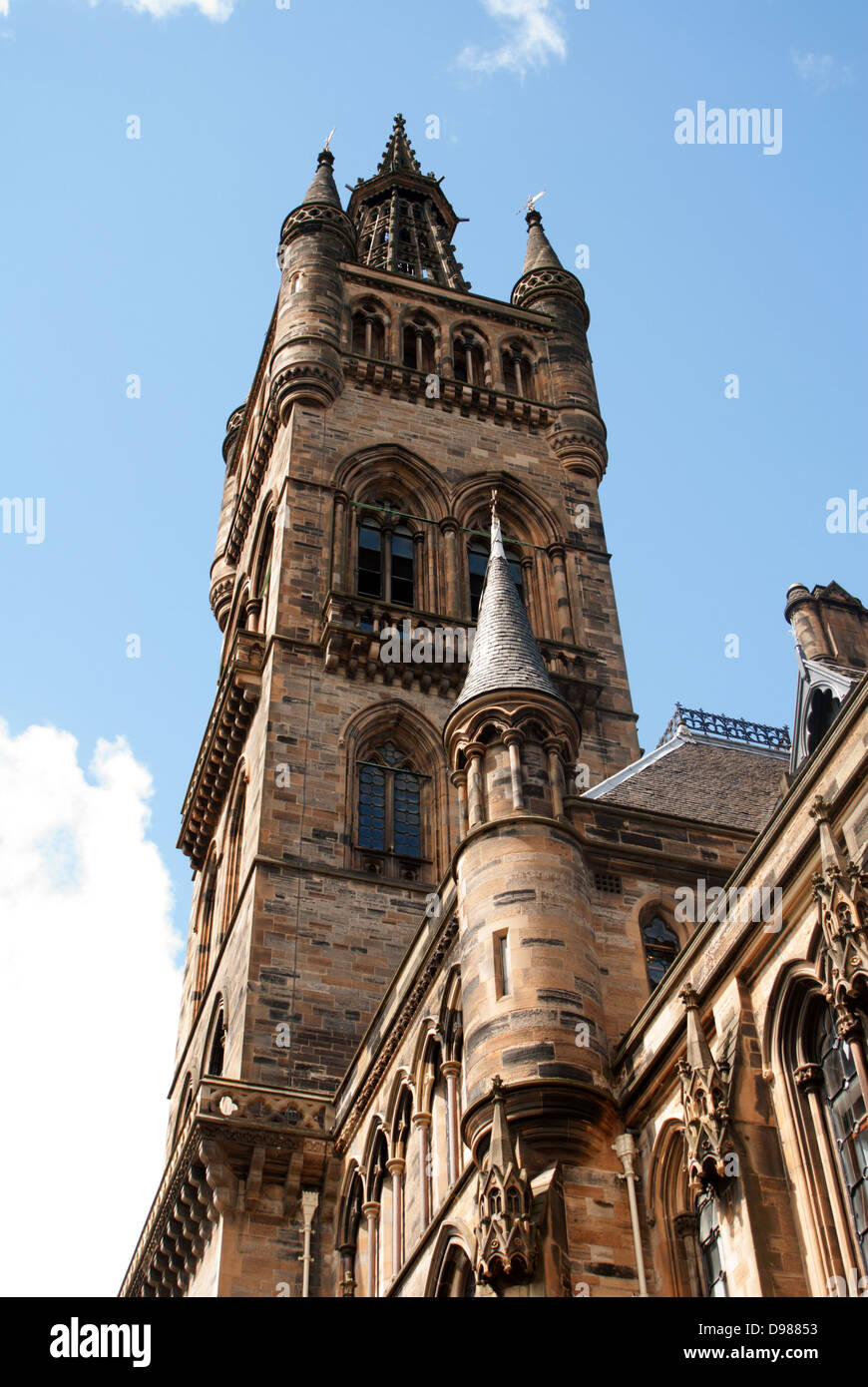 Università di Glasgow il campanile costruito nel 1870 in stile gotico in stile revival. Foto Stock