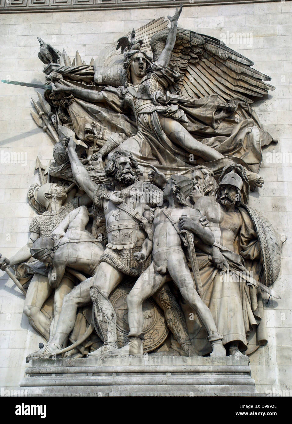 Le Départ de 1792 (La Marseillaise) è uno dei quattro principali sculture del monumento sono Arc de Triomphe è un monumento a Parigi. Claude Joseph Rouget de Lisle scrisse 'La Marseillaise" a Strasburgo il 25 aprile 1792. Il suo nome originale era "Chant de guerre pour l'Armée du Rhin dedicata al maresciallo Nicolas Luckner, una Bavarian-data di nascita ufficiale francese da Cham. Divenne la mobilitazione chiamata della rivoluzione francese e ha ricevuto il suo nome perché per la prima volta è stata cantata su strade da volontari (fédérés) da Marsiglia a decorrere dalla loro entrata in Parigi il 30 luglio 1792. Foto Stock