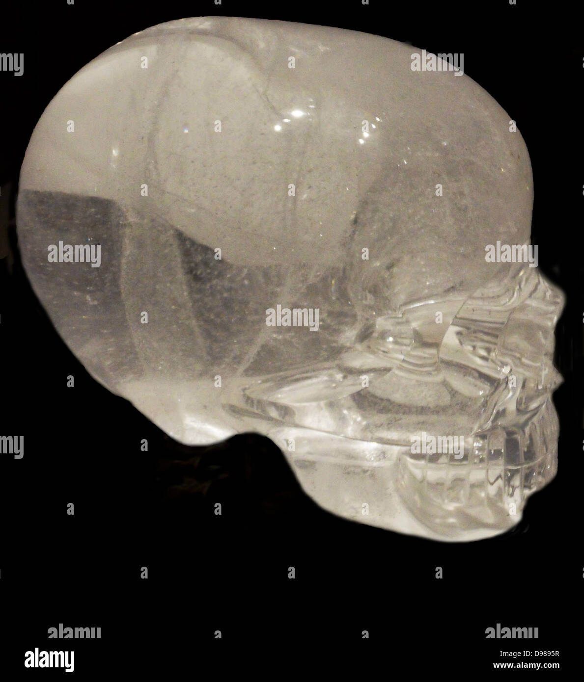 Rock il teschio di cristallo. Fine del XIX secolo D.C. Cranio umano hardstone intagli realizzati da cancellare o quarzo lattiginoso rock. Ha affermato di essere pre-colombiana in origine. Foto Stock