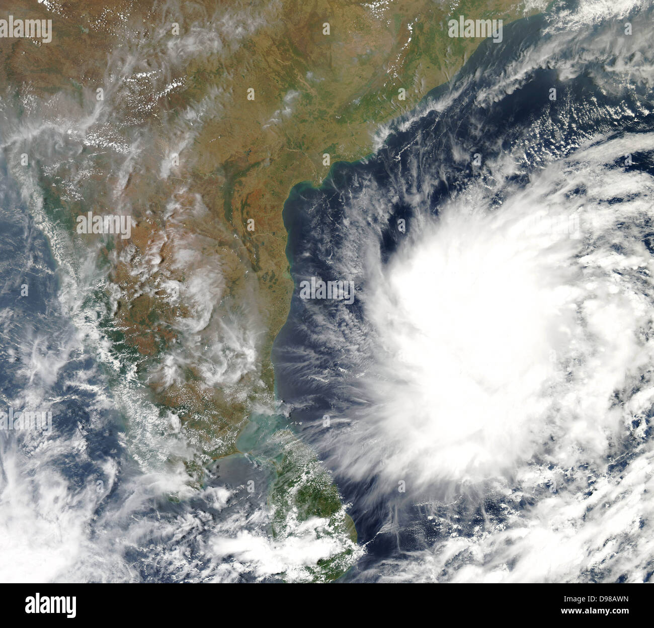 2008 Massa sistema di ricezione: dello spettroradiometro MODIS sistema di elaborazione del centro di geoinformatica, ciclone tropicale Nargis vicino a Sri Lanka e India Foto Stock