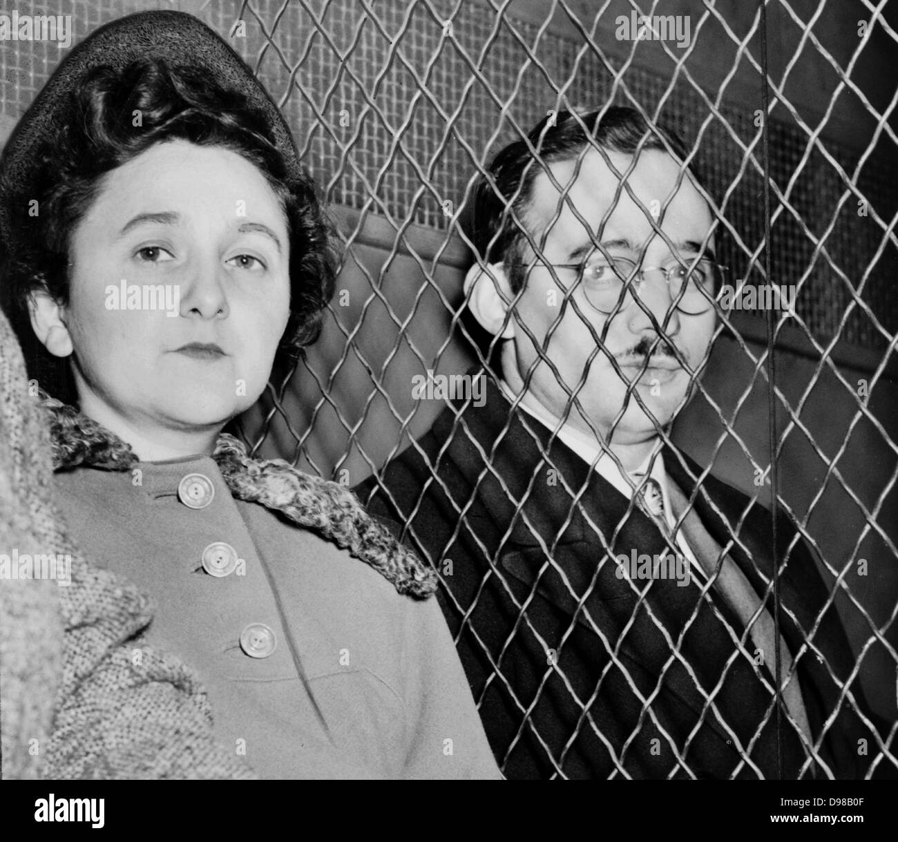 Julius Rosenberg (12 maggio 1918 - 19 giugno 1953) e Ethel Rosenberg (28 settembre 1915 - 19 giugno 1953) American comunisti, eseguito dopo che è stato trovato colpevole di cospirazione per commettere spionaggio. Le cariche erano in relazione al passaggio di informazioni su American bomba atomica per l'Unione Sovietica. Foto Stock