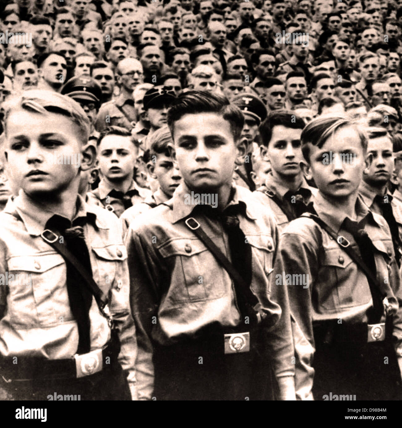 Gioventù Hitleriana parade circa 1936 Foto Stock