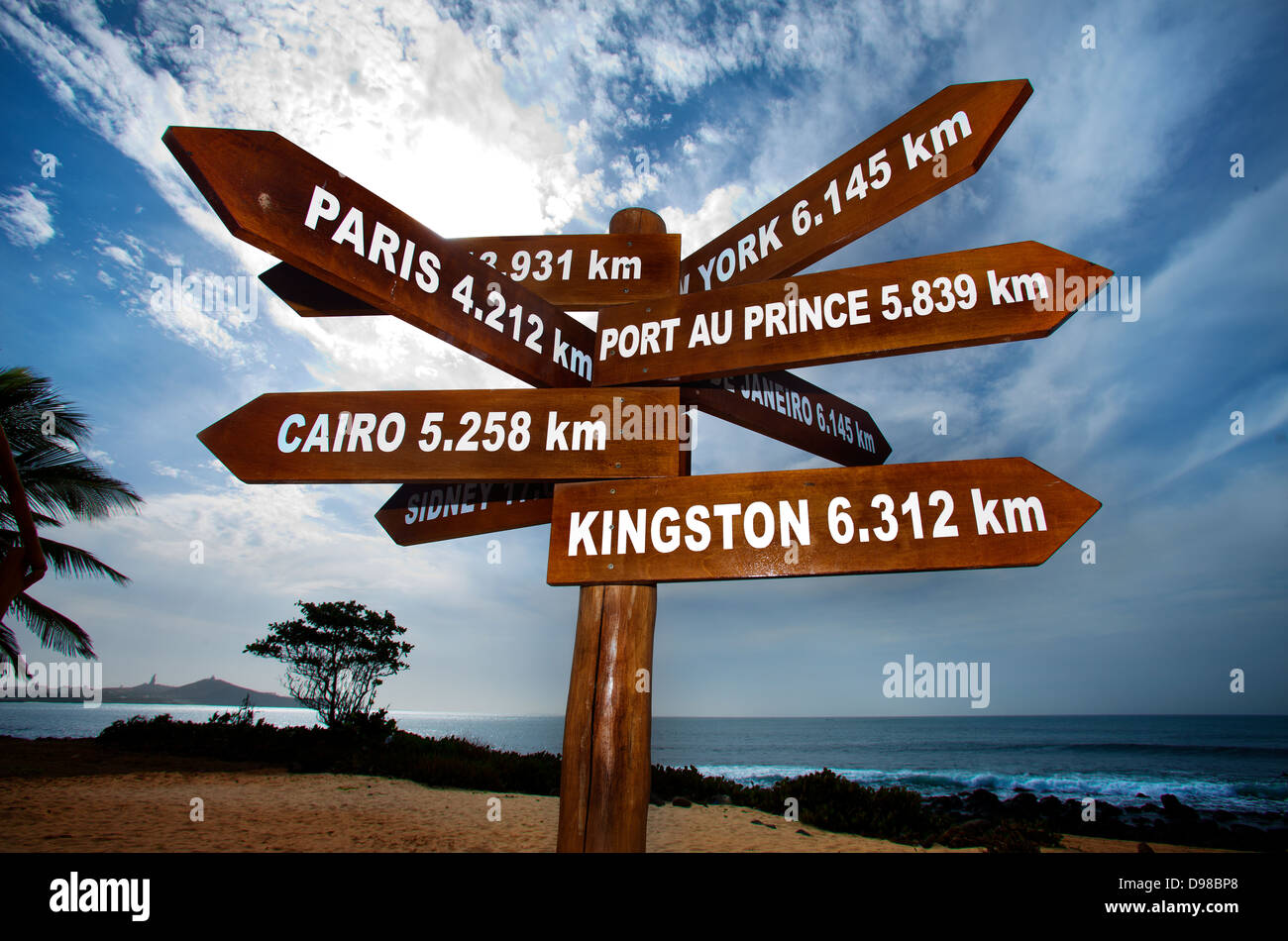 Indicazione della distanza delle Americhe e in Europa da Ngor, Dakar, raggiungere il punto più a ovest dell'Africa Foto Stock
