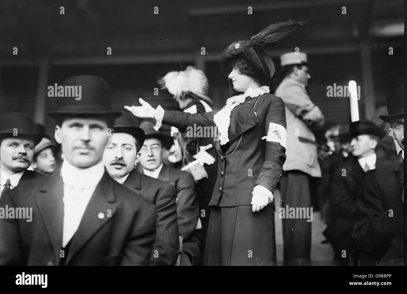 Chorus girl raccolta fondi al Titanic gioco. Data di creazione/Pubblicato: [1912 aprile 21]. Foto Stock