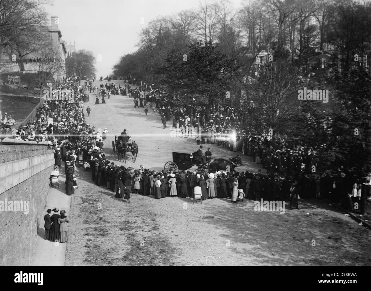 La foto mostra il corteo funebre di John Jacob Astor IV (1864-1912), che è morto con il naufragio del Titanic. Foto Stock