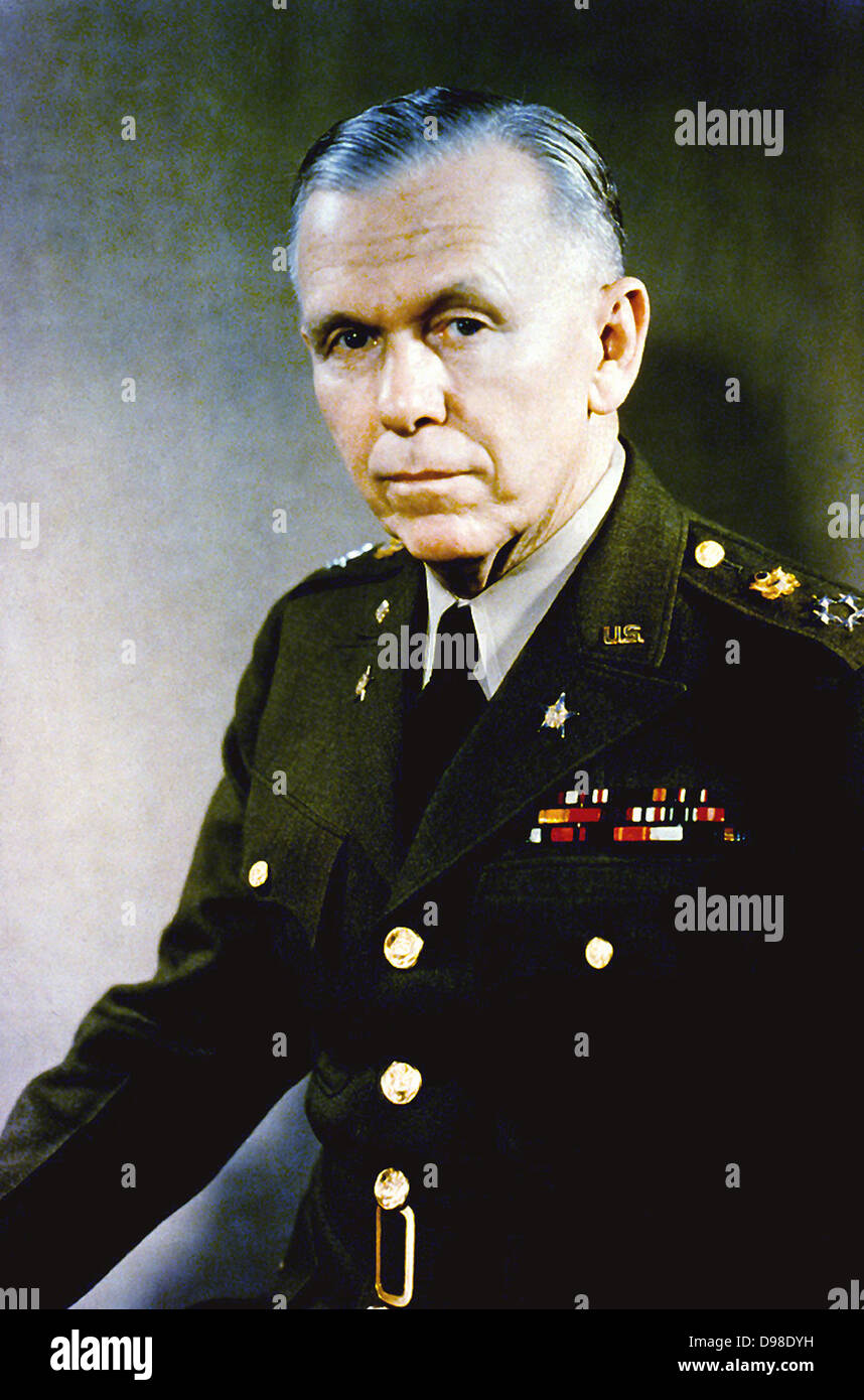 George Calett Marshall (1880-1959) soldato americano e leader militari., Capo del personale dell'esercito statunitense. Nominato Segretario di Stato dal Presidente Truman nel 1945 ha diretto il piano di salvataggio europeo che becam noto come il Piano Marshall. Foto Stock