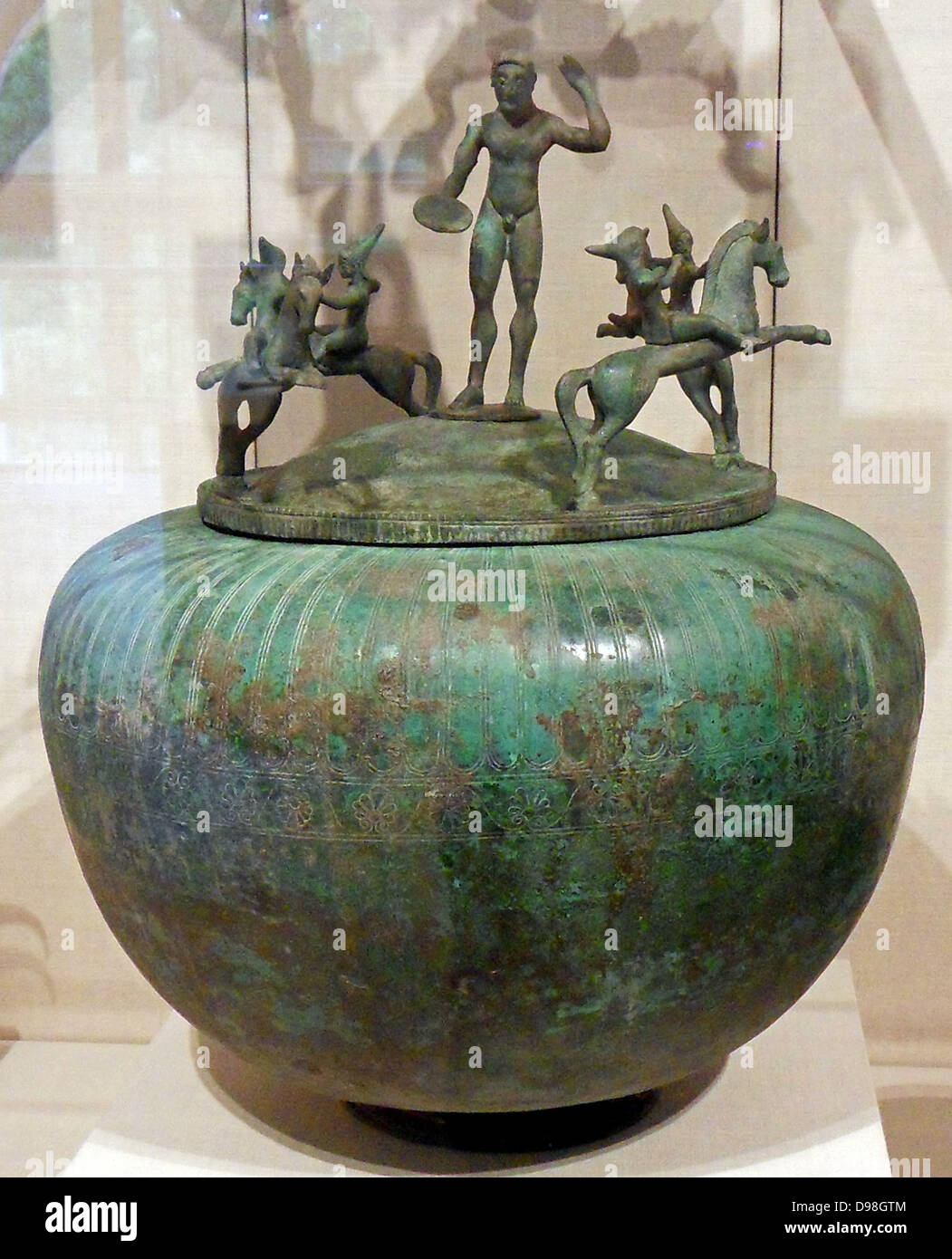 Bronze urna cineraria con coperchio. Etrusca, quello campano ca. 500 A.C. Foto Stock
