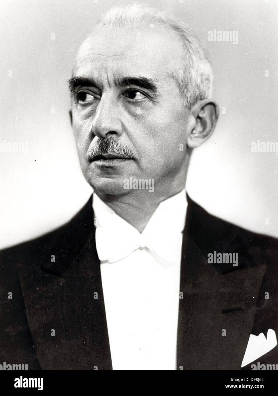 Mustafa Ismet Inönü (turco pronuncia: 24 Settembre 1884 - 25 dicembre 1973) era un esercito turco generale,[1] Il primo ministro e il secondo presidente della Turchia 11 Novembre 1938 - 22 Maggio 1950 Foto Stock
