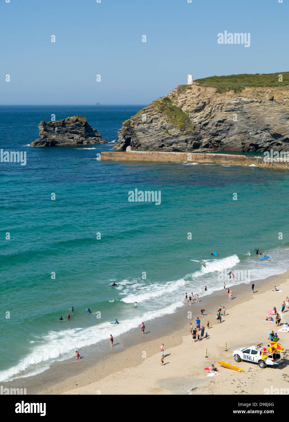 Portreath Cornwall Beach a riva e mare guardando dall'alto. Foto Stock