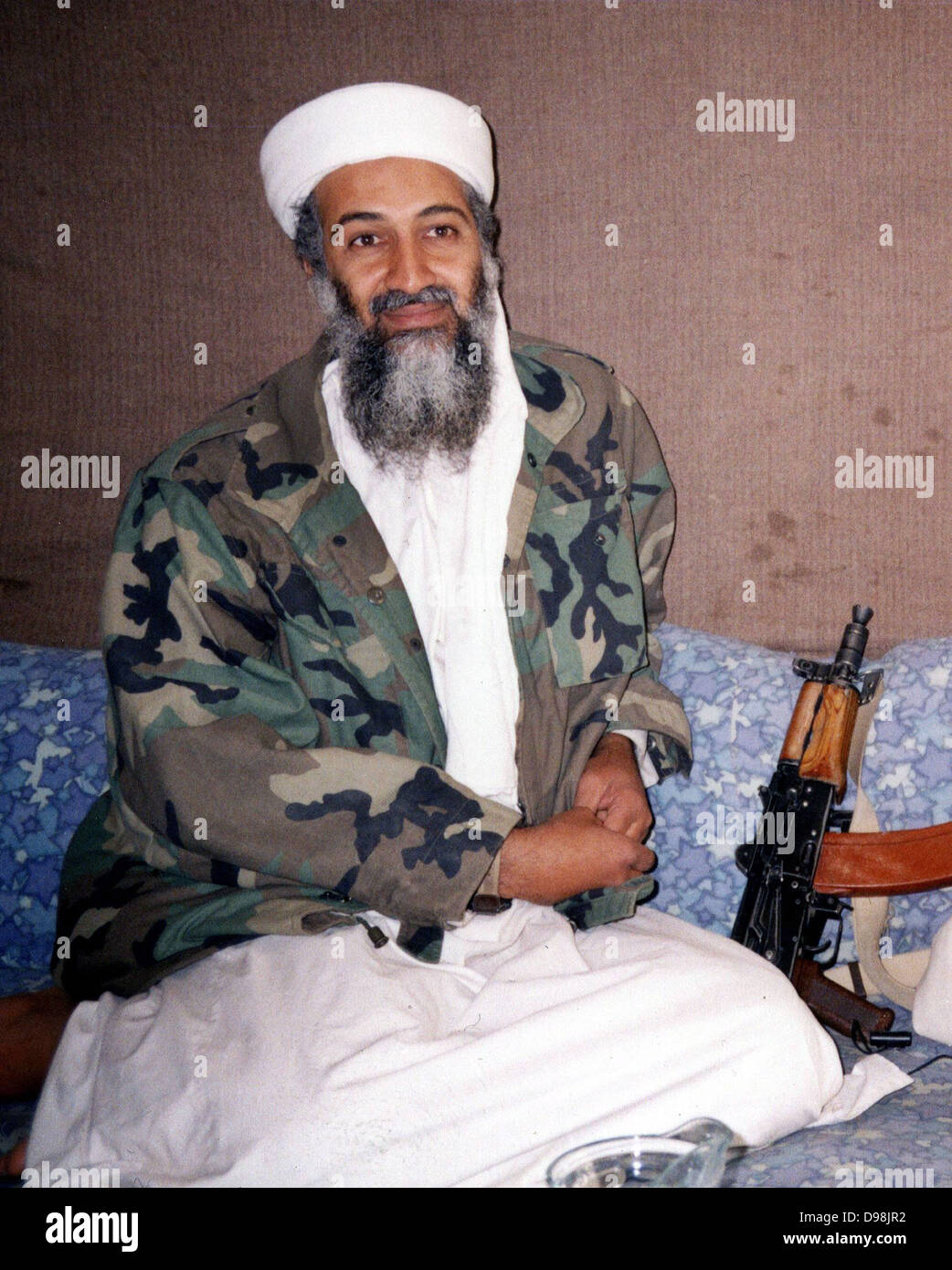 Osama bin Mohammed bin Laden 1957 - 2 maggio 2011 fondatore di al-Qaeda, l organizzazione jihadista responsabile per gli attacchi dell'11 settembre negli Stati Uniti e in numerosi altri mass-vittima di attacchi contro civili e militari di bersagli. Foto Stock