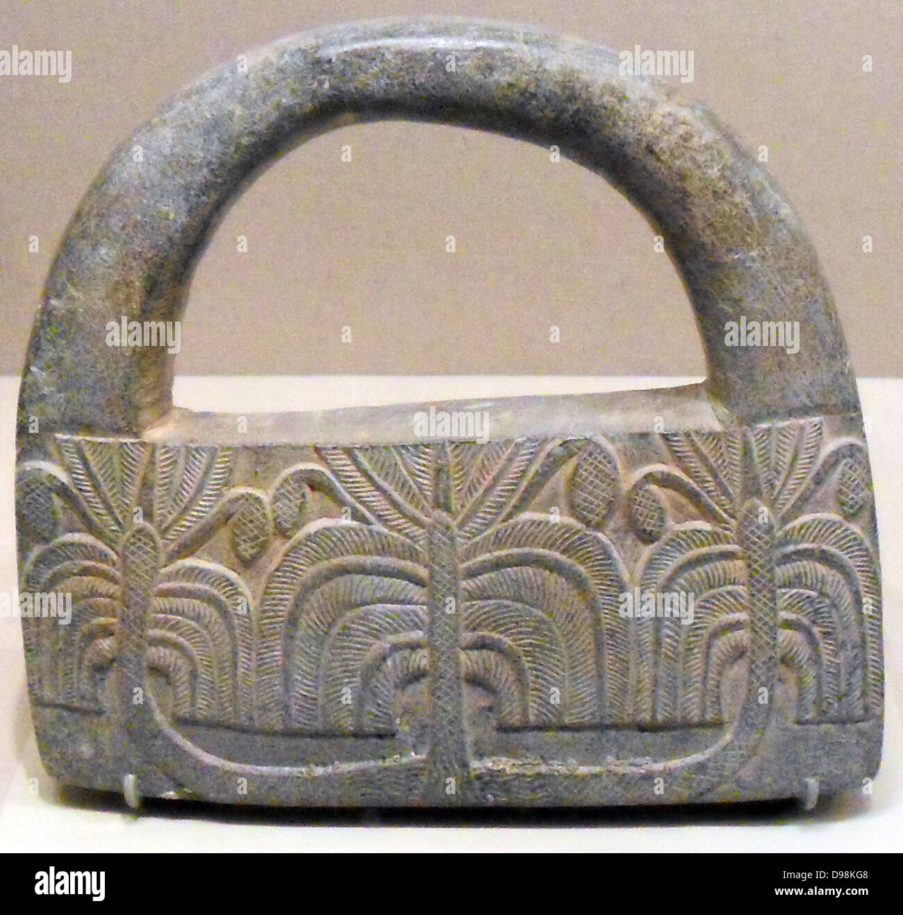 Oggetto costituito da scisti clorito. Eventualmente utilizzato come fermacarte. Iraniano, persiano III millennio A.C. Foto Stock