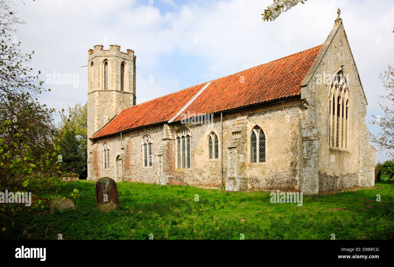 Una vista di componenti ridondanti per la chiesa di San Nicola a Buckenham, Norfolk, Inghilterra, Regno Unito. Foto Stock