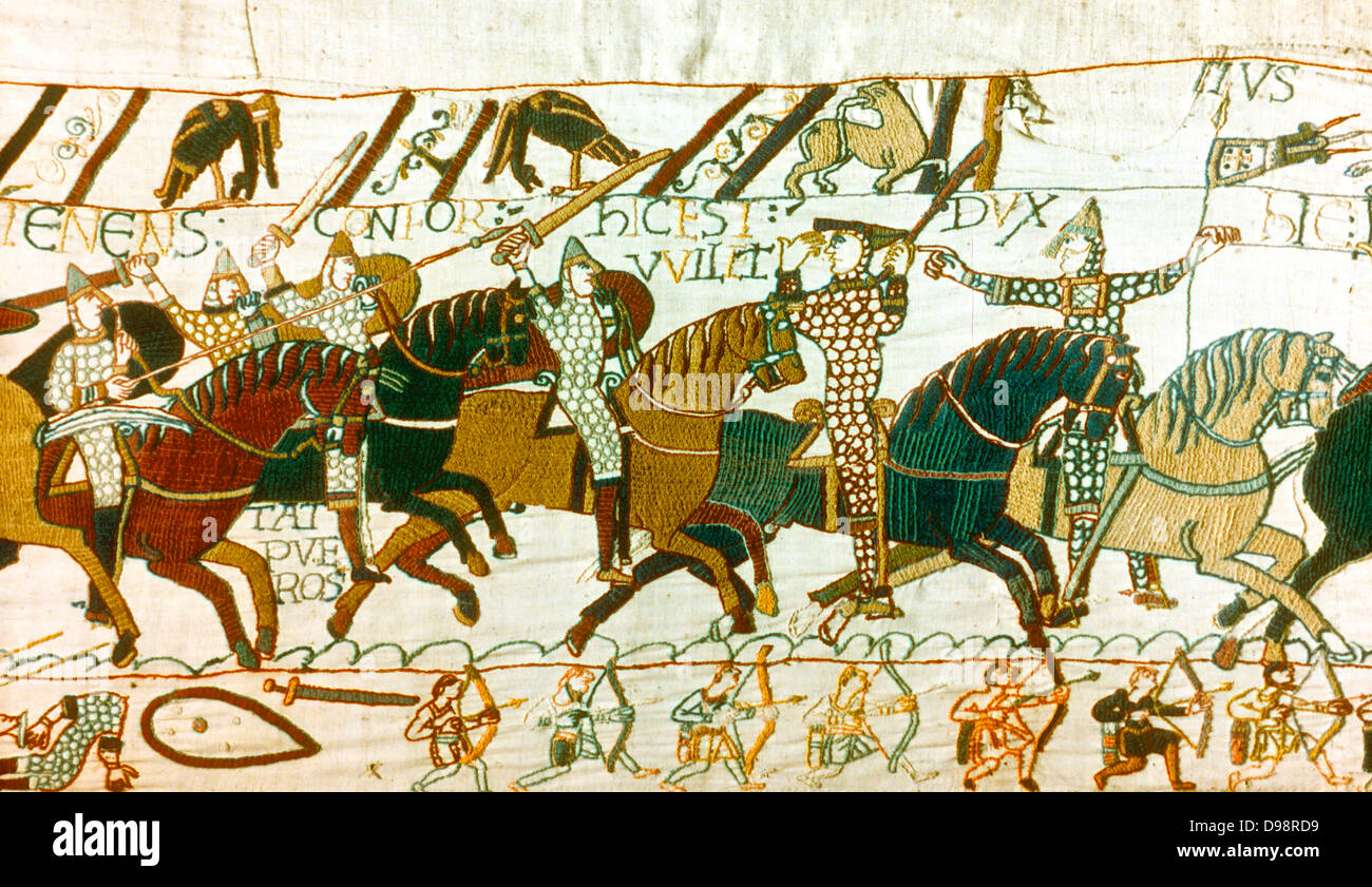 Arazzo di Bayeux 1067: Guglielmo di Normandia (Guglielmo I il Conquistatore) nella battaglia di Hastings, 14 ottobre 1066, solleva il suo casco per mostrare ai suoi discepoli che egli è ancora vivo. Lancia di cavalleria spada Archer Bow freccia Lino tessile Foto Stock