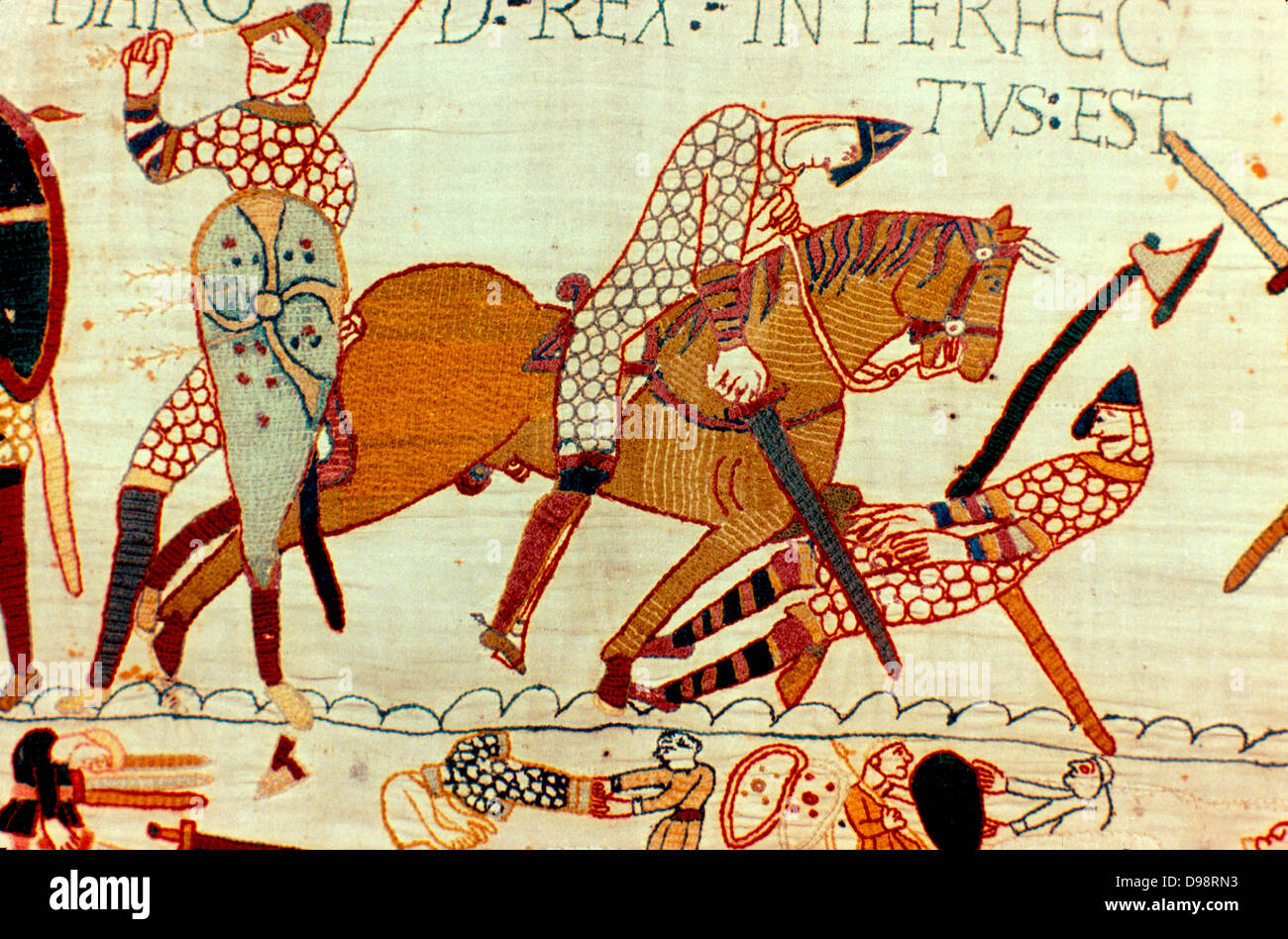 Arazzo di Bayeux 1067: la Battaglia di Hastings, 14 ottobre 1066. La morte di Harold II, ultimo re anglosassone di Inghilterra. A sinistra, la figura tirando freccia dall'occhio e quindi di essere abbattuto dal cavaliere normanno. La corazza posta chain spada tessile Ax Foto Stock