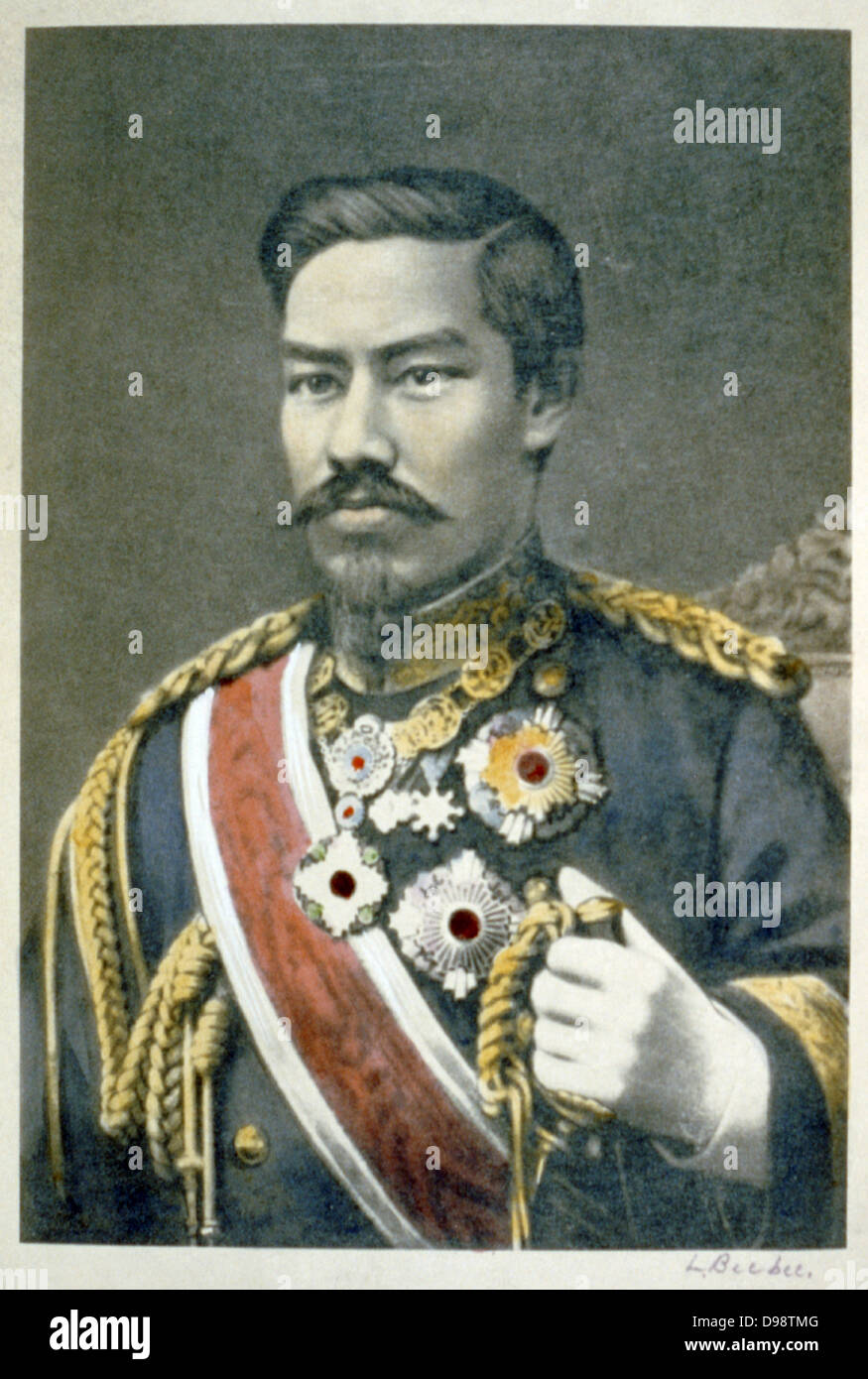 Mutsuhito, Imperatore Meiji (1852-1912) 122Imperatore del Giappone dal 1867. Durante il suo regno Il Giappone ha subito un grande politico, sociale e cambiamenti industriali e divenne una potenza mondiale. Testa e spalle ritratto in uniforme militare. Foto Stock