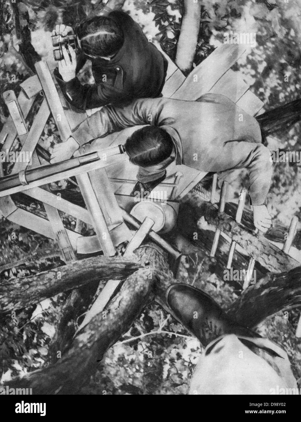 I Guerra Mondiale 1914-1918: francese posto di osservazione a una quercia in Woevre regione della Lorena, Francia nord orientale. Da 'Le Flambeau", Parigi, Settembre 1915. Foto Stock
