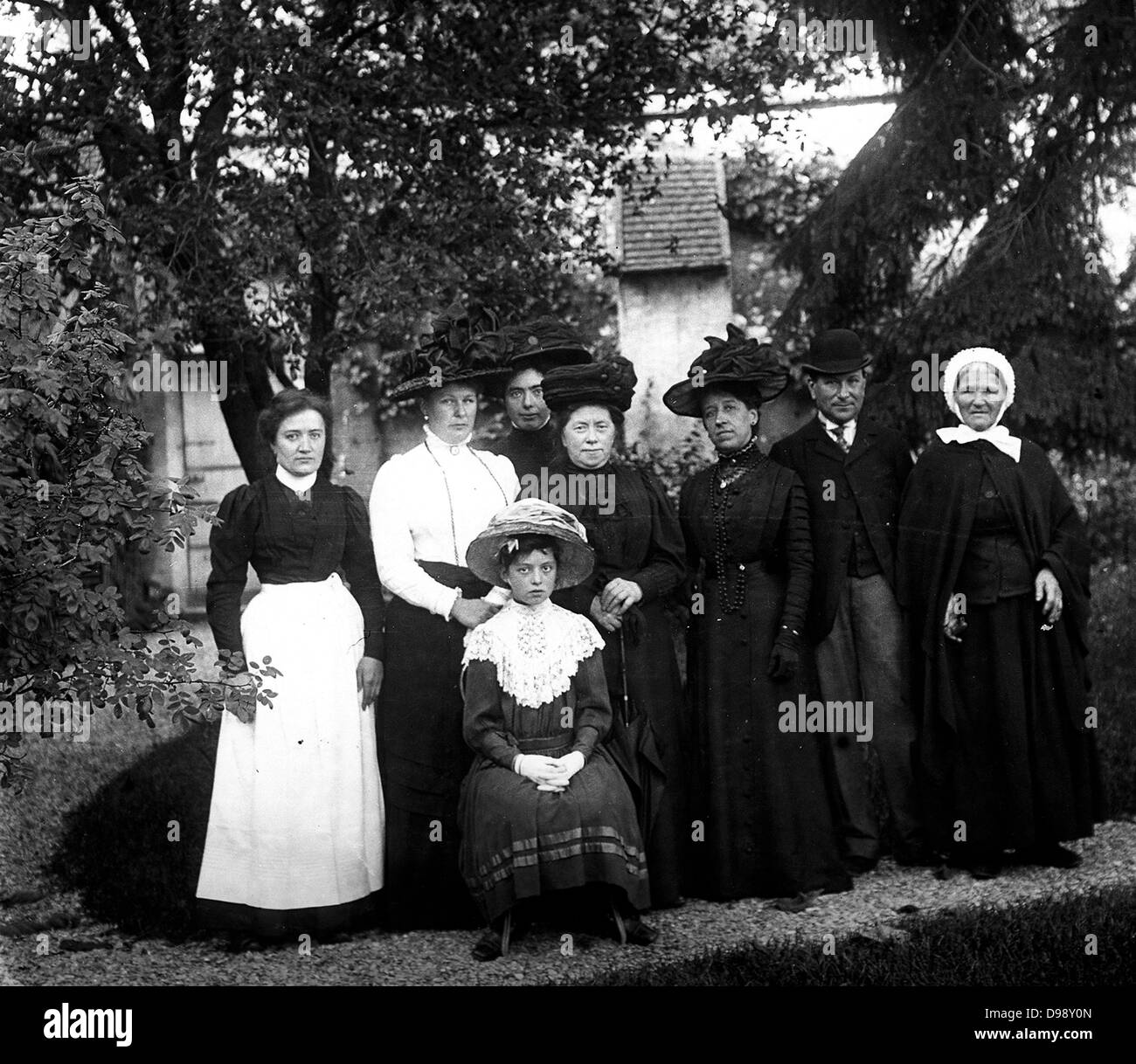 Gli abitanti di un villaggio francese fotografato circa 1911 Foto Stock