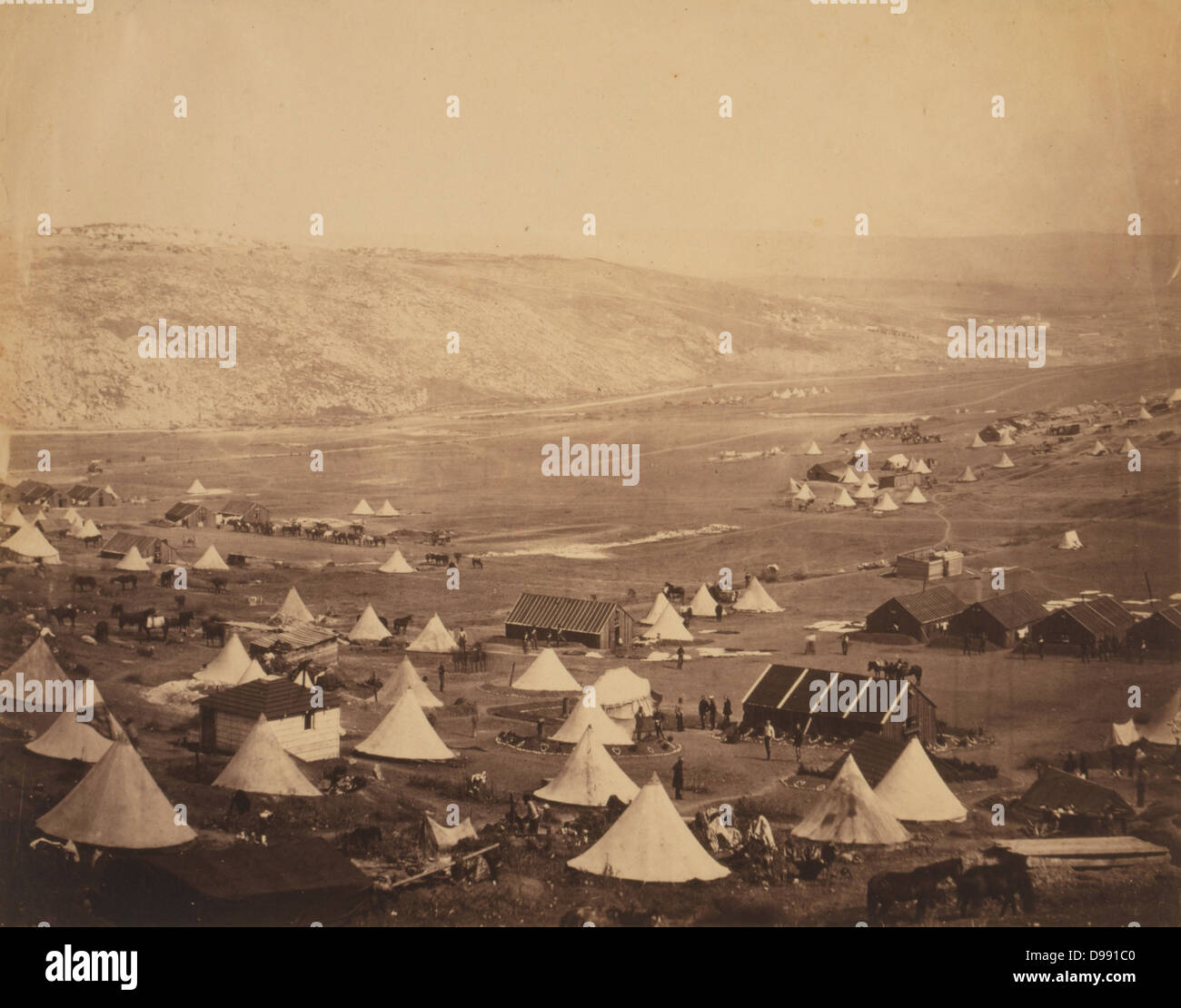 Guerra di Crimea 1853-1856: British cavalry camp, guardando verso Kadikoi, 1855. Fotografia di Rogern Fenton (1819-1869) American fotografo di guerra. Tenda tela Russia Turchia Francia Bretagna Ottoman Foto Stock