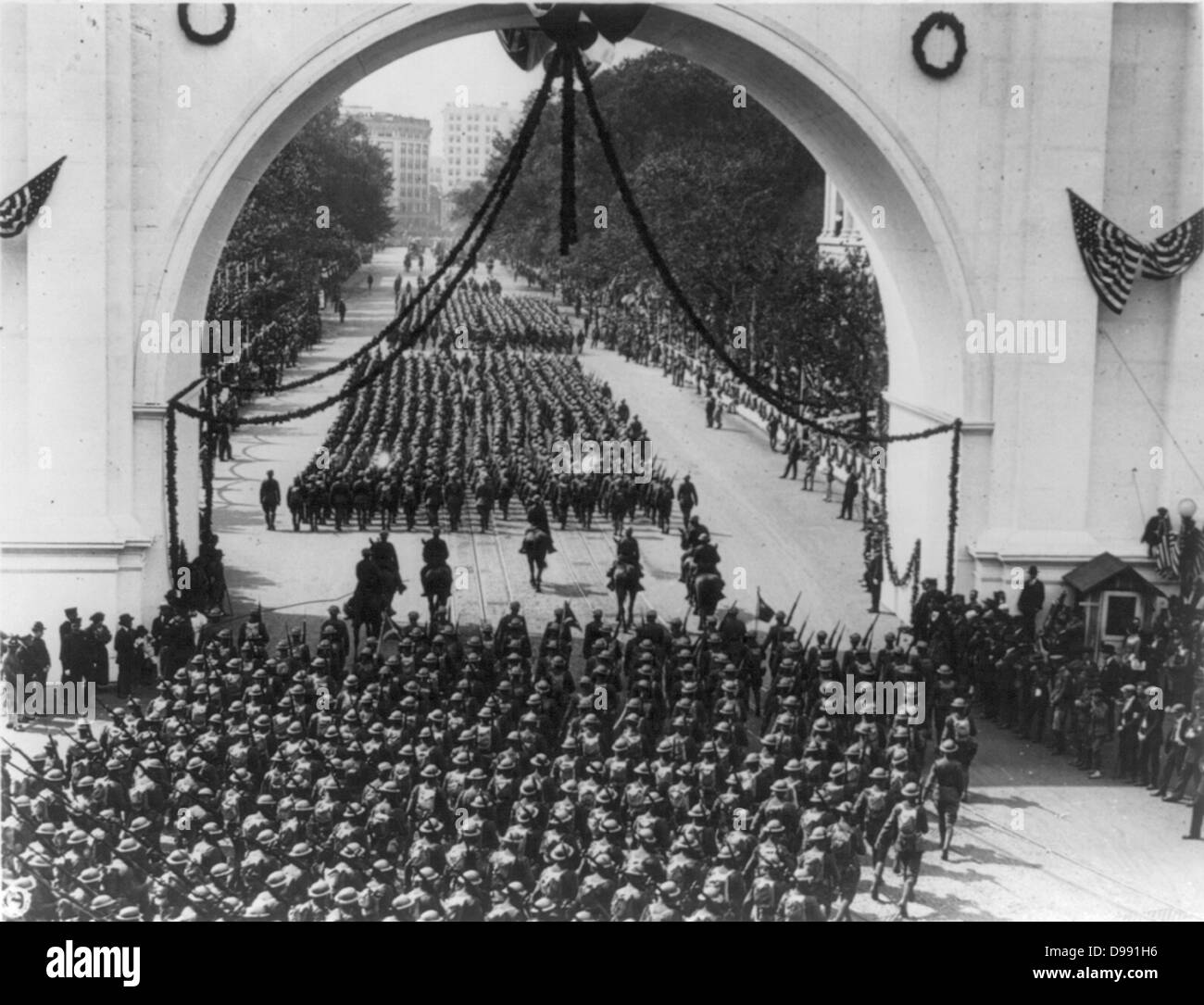 I Guerra Mondiale 1914-1918: Vittoria sfilata di soldati americani di ritorno dalla guerra marciando attraverso Minneapolis, Stati Uniti d'America, 1919. Foto Stock