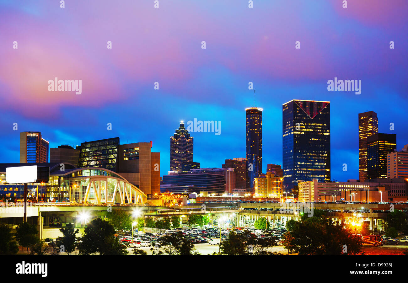 Il centro cittadino di Atlanta, Georgia di notte Foto Stock