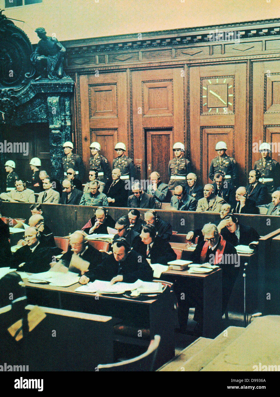 Norimberga crimini di guerra trial 1946. convenuti tra cui leader politici nazista, Herman Goring e Rudolf Hess Foto Stock