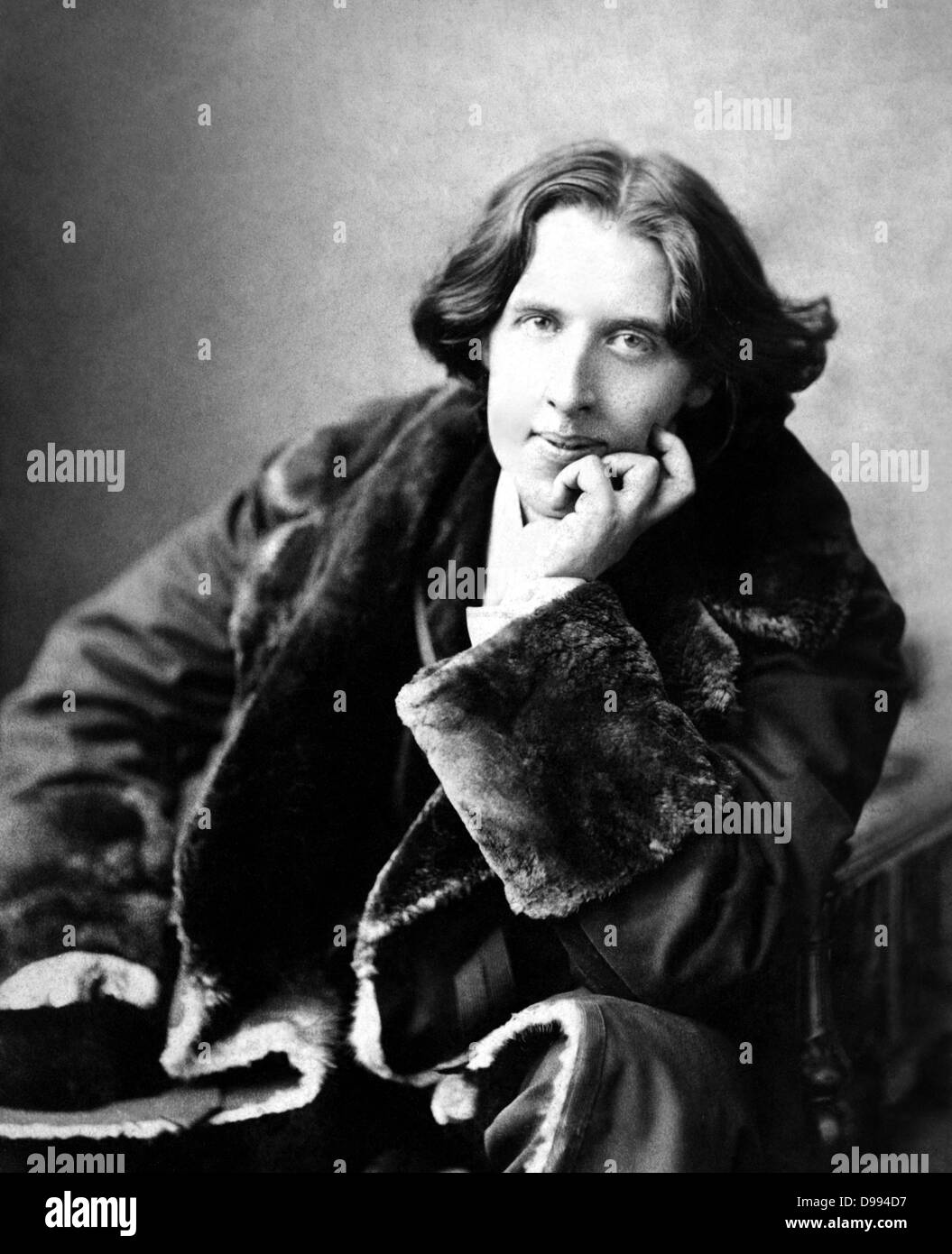 Oscar Fingal O'Flahertie Wills Wilde (16 Ottobre 1854 - 30 novembre 1900 ) è stato uno scrittore irlandese, poeta e prominente esteta. Fotografia scattata nel 1882 da Napoleone Sarony Foto Stock
