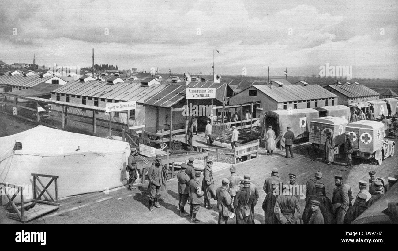 I Guerra Mondiale 1914-1918: sicuri tedesco ospedale militare a Vigneulles, Lorena, 1915. Medicina feriti di guerra Foto Stock