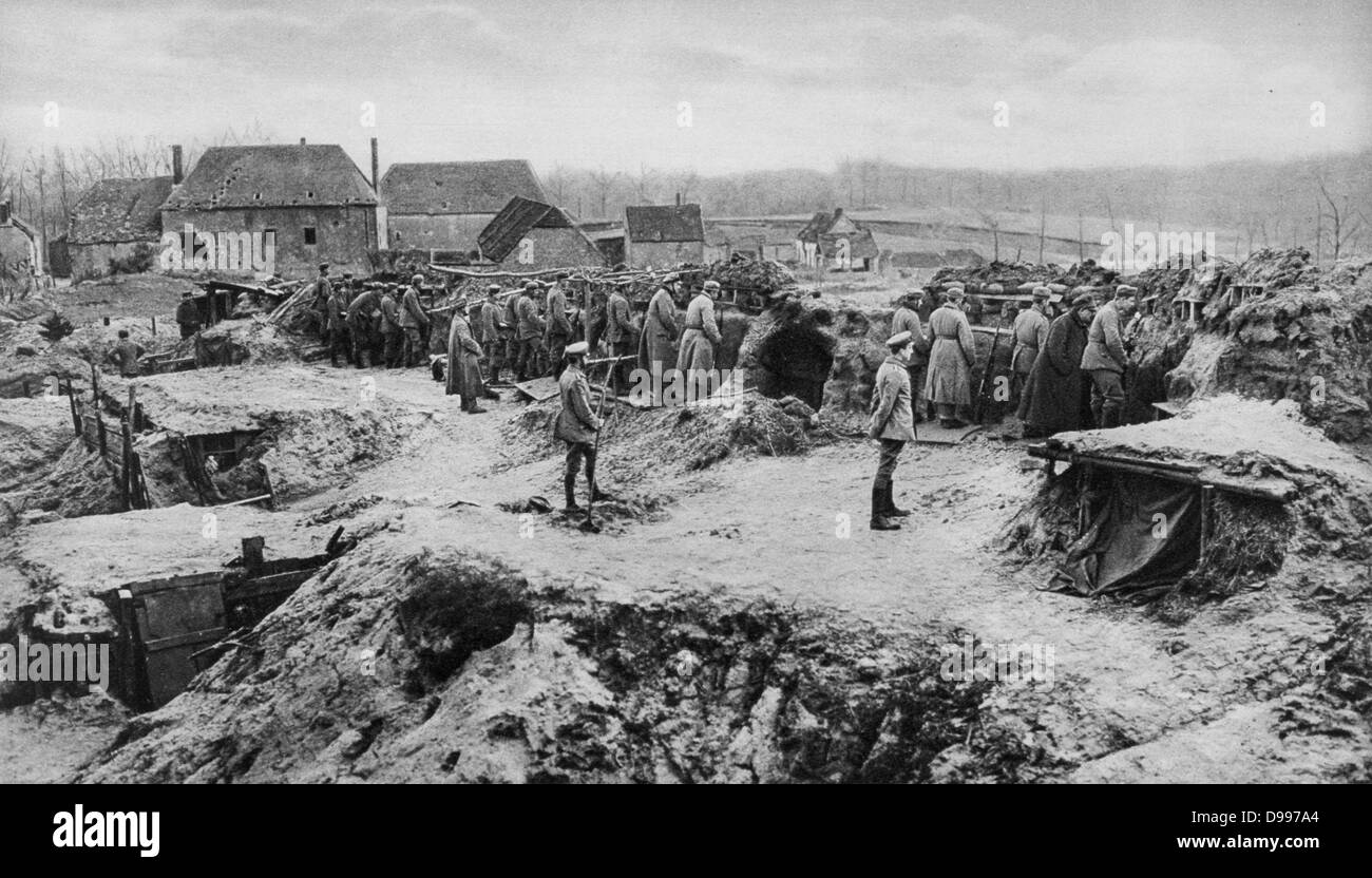 I Guerra Mondiale 1914-1918: Tedesco sotterraneo rifugi di fanteria, 1915. Militare, esercito, soldato Foto Stock