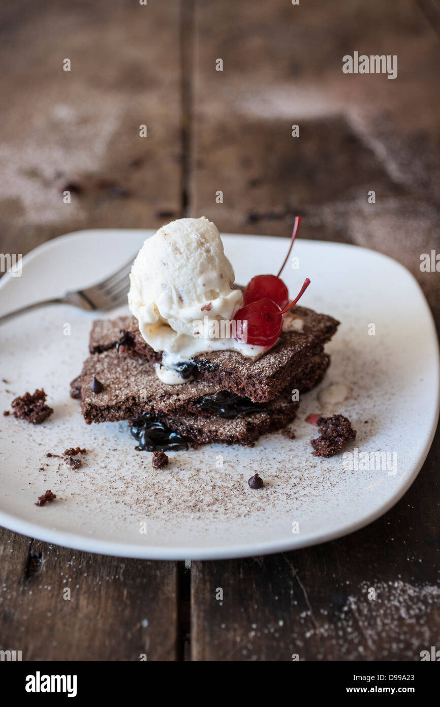 Fudge brownie ala modalità' con ciliegie Foto Stock