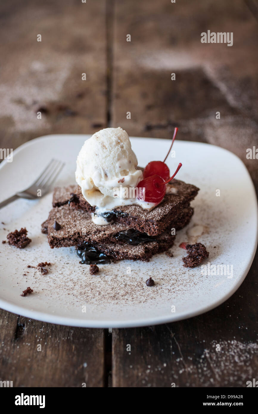 Fudge brownie ala modalità' con ciliegie Foto Stock