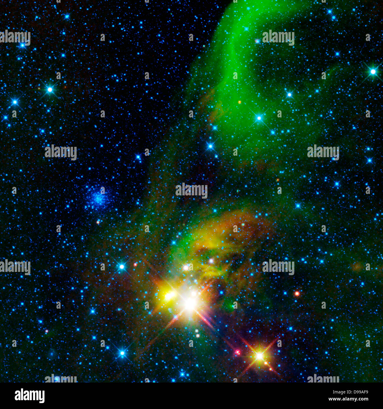 Questa immagine dalla NASA il saggio è una vista di una zona di cielo superiore a dodici volte la dimensione della luna piena sul confine delle costellazioni Sagittario e Corona Australis. Due tipi di star clusters sono visibili nell'immagine. Foto Stock