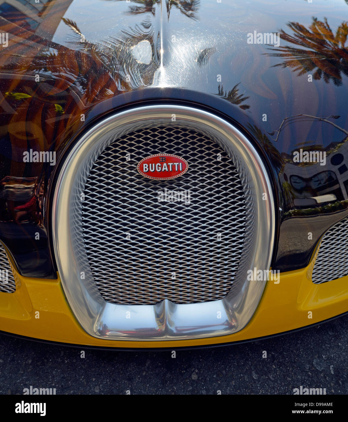 Nuovo punto di riferimento del rodeo drive, Bijan al costo di 1,7 milioni di dollari Bugatti Veyron Grand sport, pezzo unico, calandra Foto Stock