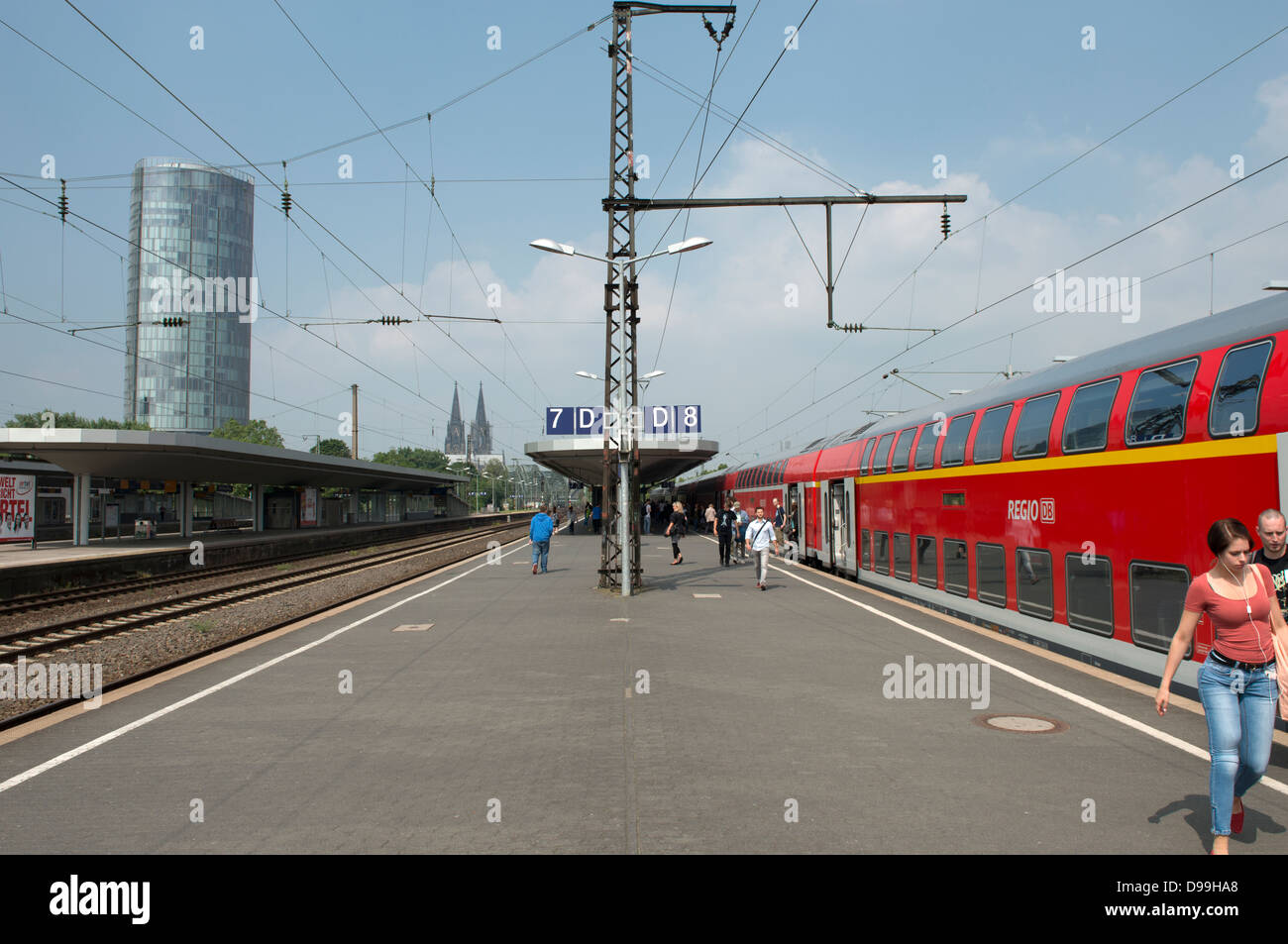 Colonia Messe Deutz stazione ferroviaria Germania Foto Stock