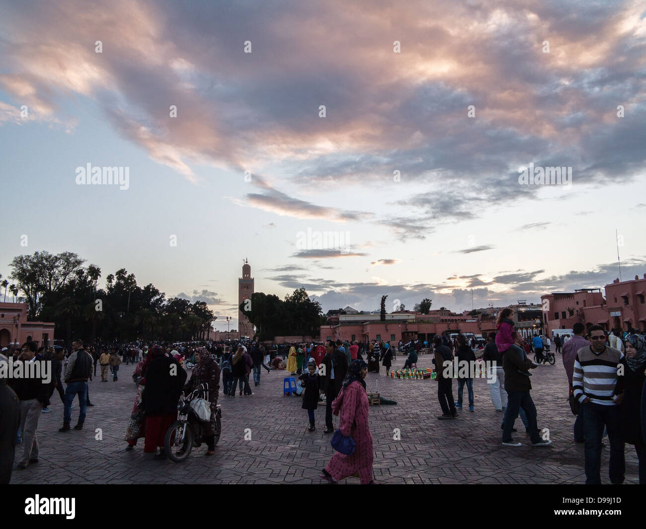 In e circa i souk e Piazza Jemaa El Fnaa di Marrakech, Marocco Foto Stock