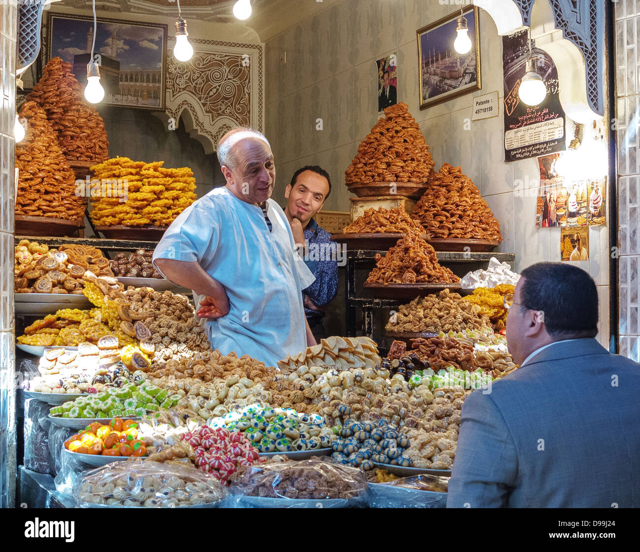 In e circa i souk e Piazza Jemaa El Fnaa di Marrakech, Marocco Foto Stock