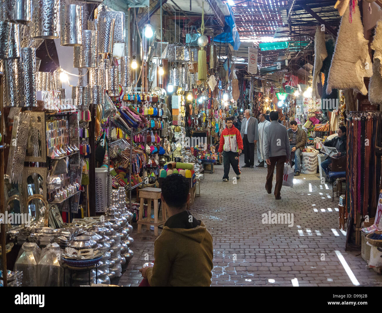 In e circa i souk e Piazza Jemaa El Fnaa di Marrakech, Marocco Foto Stock