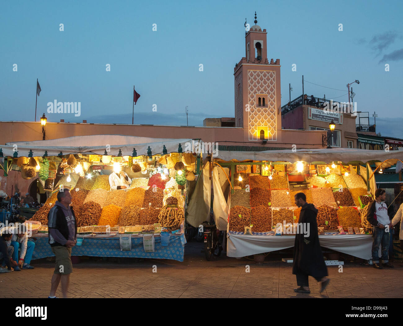 In e circa i souk e Piazza Jemaa El Fnaa di Marrakech, Marocco Foto Stock