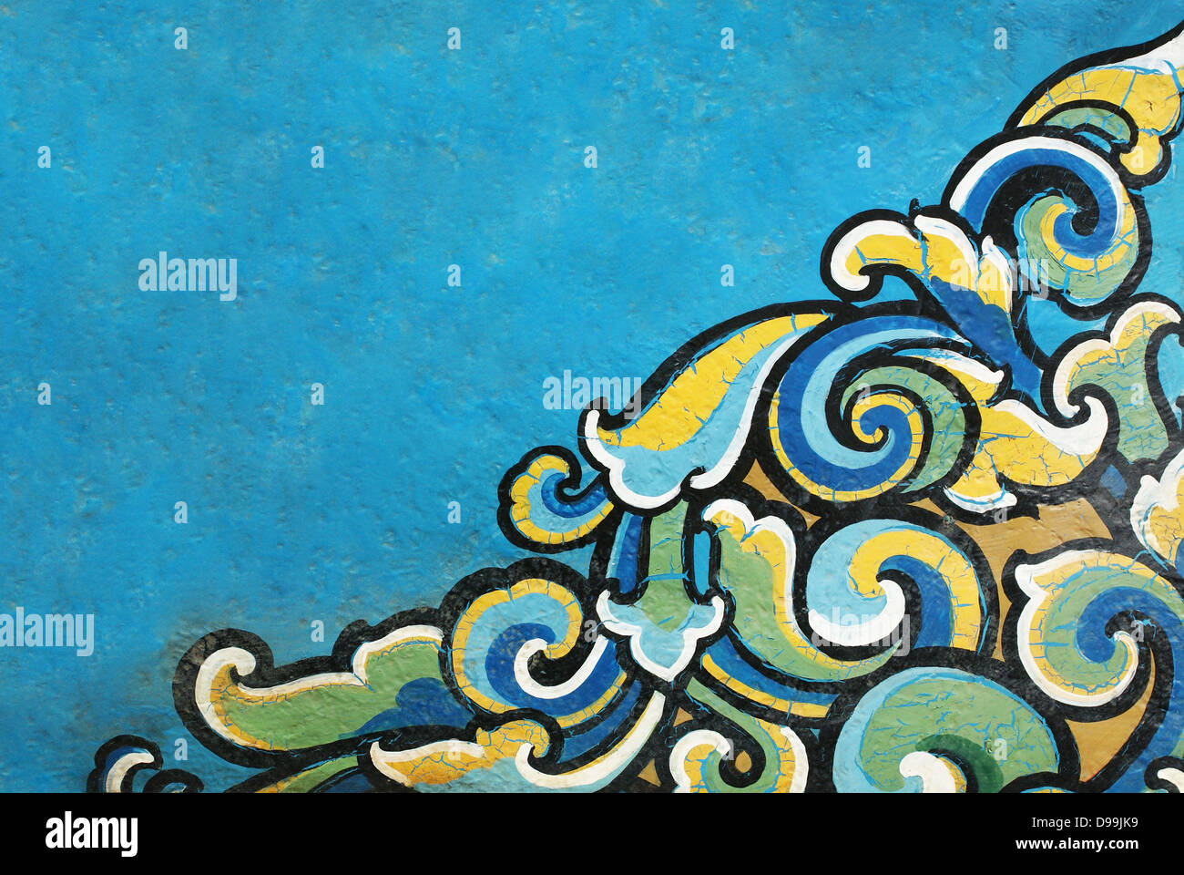 Grunge e screpolata di stile Tailandese illustrazioni di linea sul vecchio muro blu Foto Stock