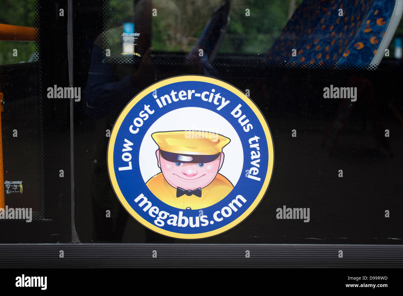 Basso costo di inter-city bus viaggiano megabus.com segno Foto Stock