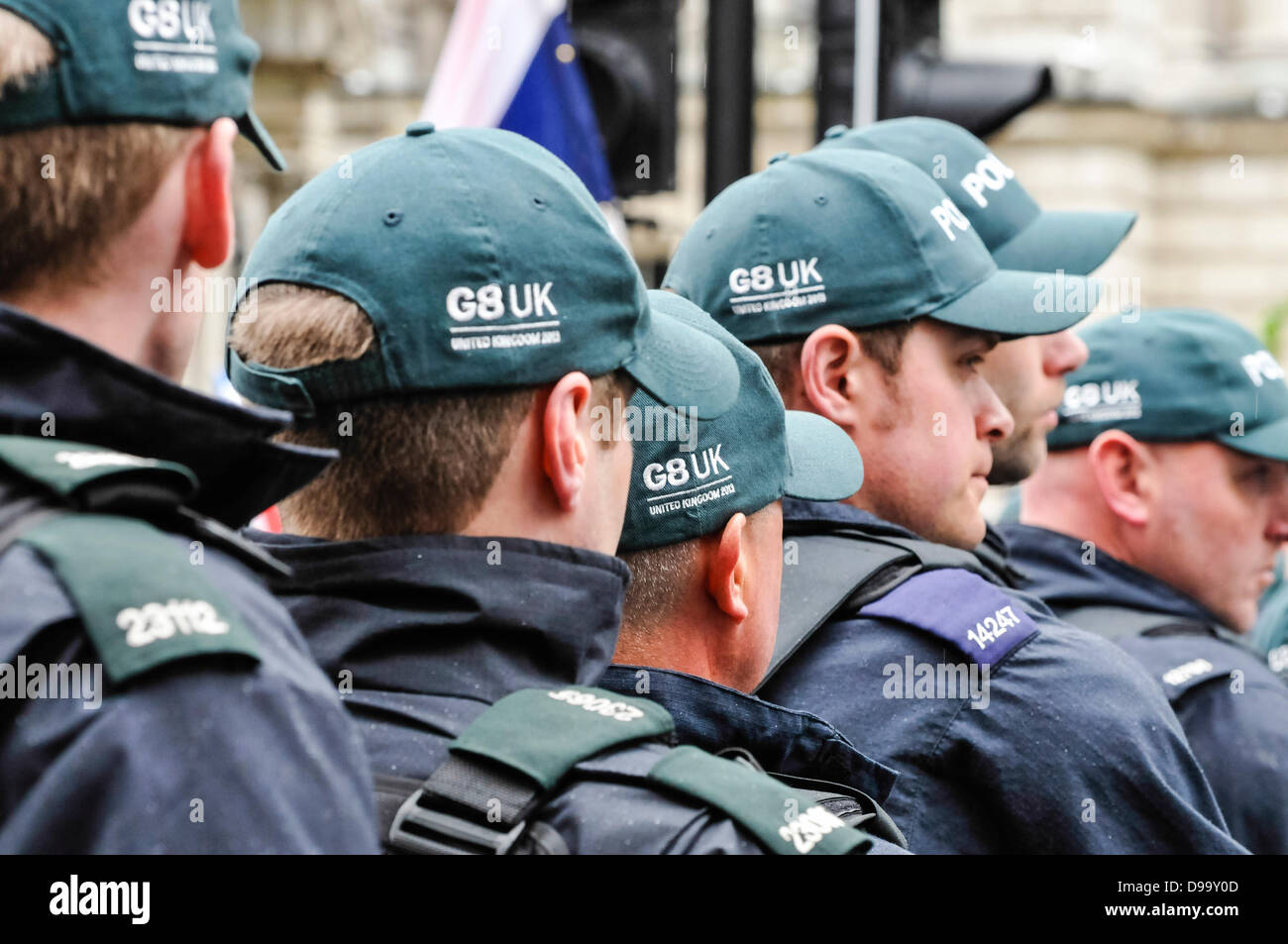 Belfast, Irlanda del Nord, 15 giugno 2013. Decine di funzionari di polizia da varie forze in Inghilterra e Scozia per le strade a Belfast per assistere la PSNI con operazioni di polizia per il vertice del G8, che si terrà lunedì e martedì, XVII e XVIII Giugno. Credito: Stephen Barnes/Alamy Live News Foto Stock