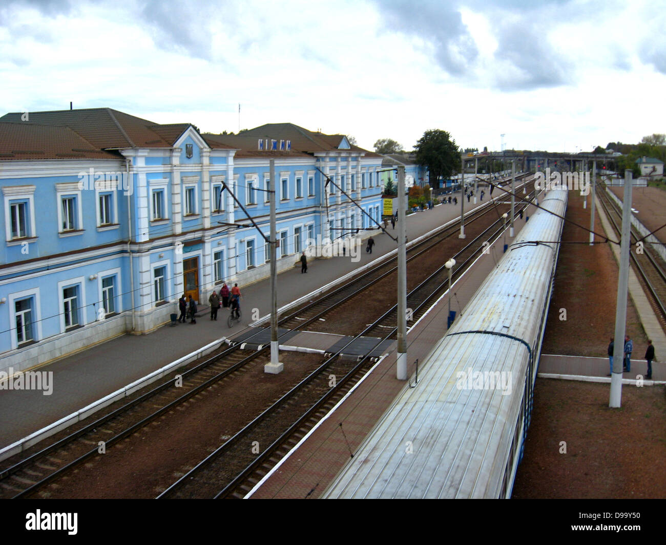 L'immagine della costruzione della stazione ferroviaria e delle rotaie Foto Stock