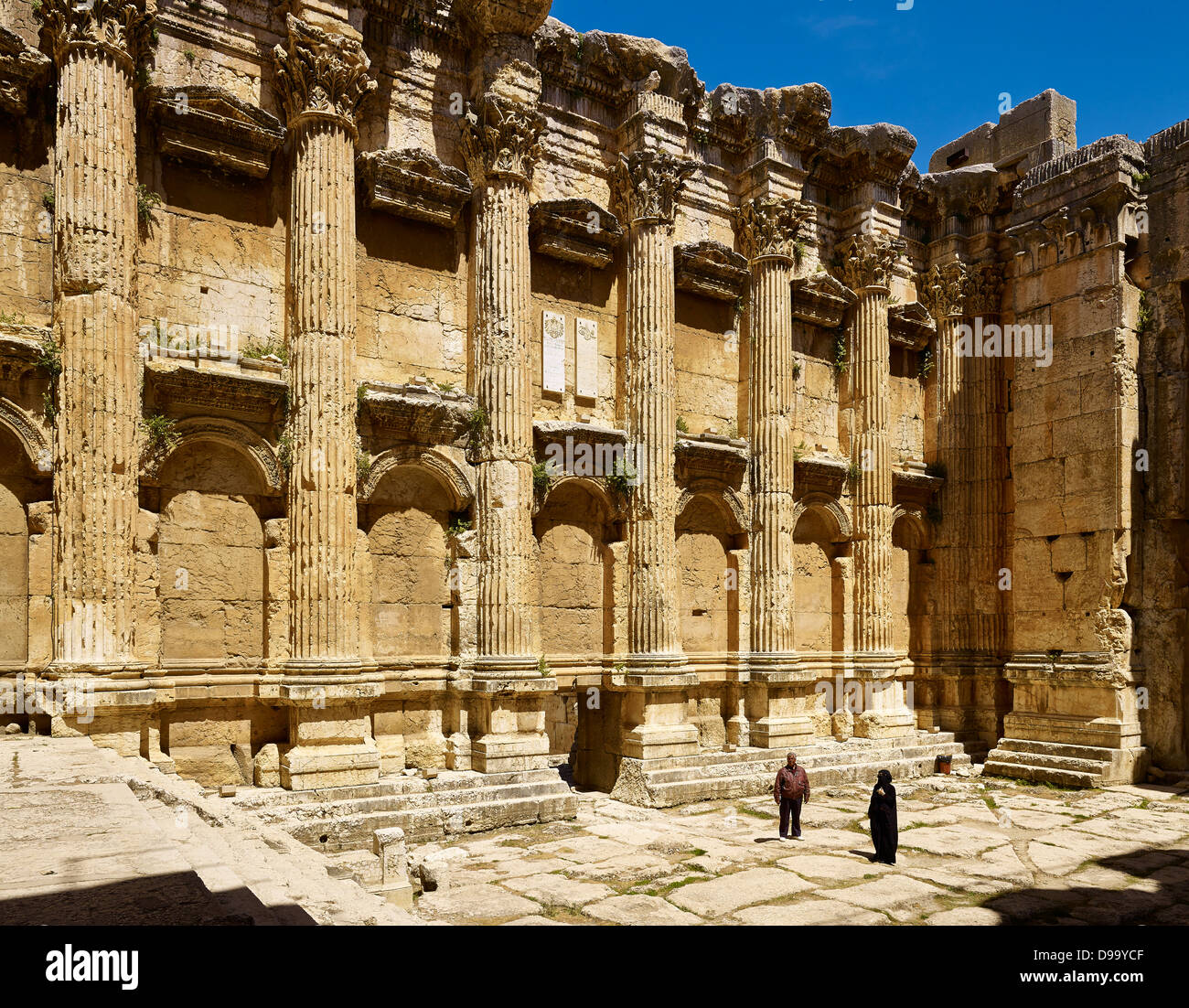 Interno del tempio di Bacco in antica città di Baalbek, Libano, Medio Oriente Foto Stock