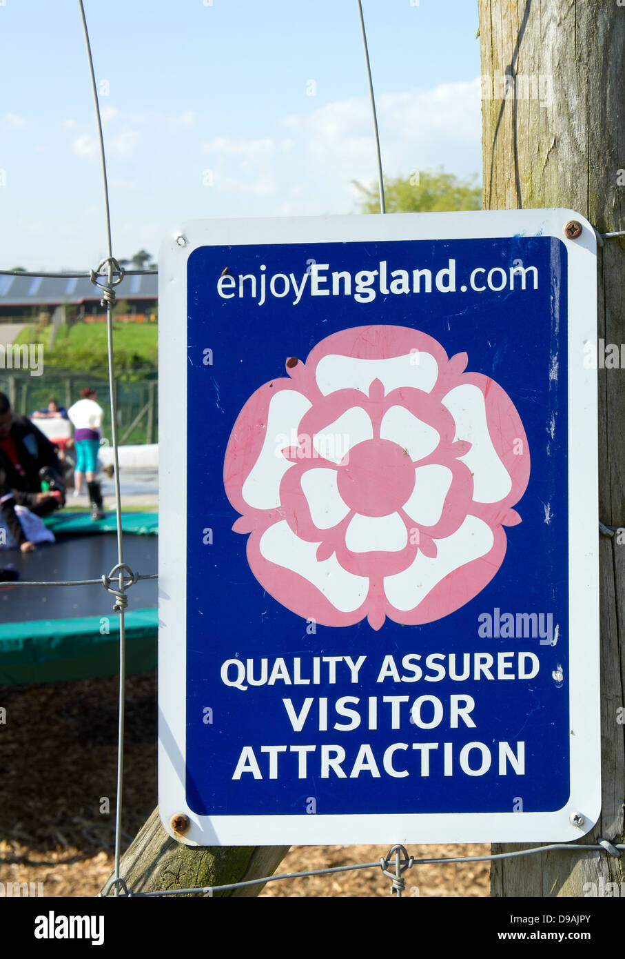 Enjoy England di qualità garantita attrazione visitatore segno presso l'Arca di Noè zoo fattoria, Bristol, Regno Unito Foto Stock