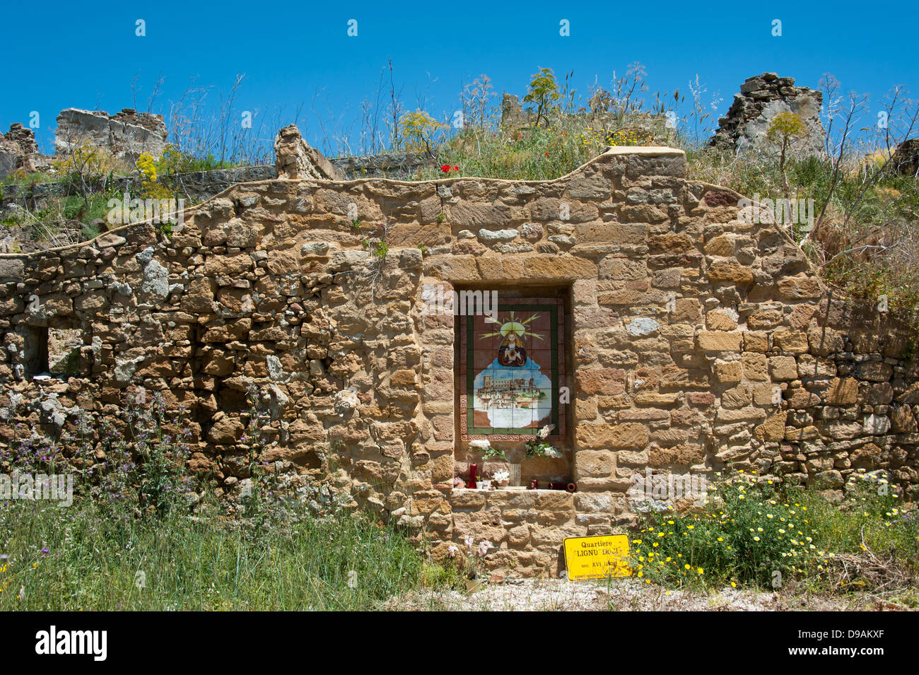 Cappella Casa Sancetta ruderi Salaparuta Provincia Trapani Sicilia Italia Kapelle Haus Sancetta Ruinen Salaparuta Provinz Trapani Siz Foto Stock