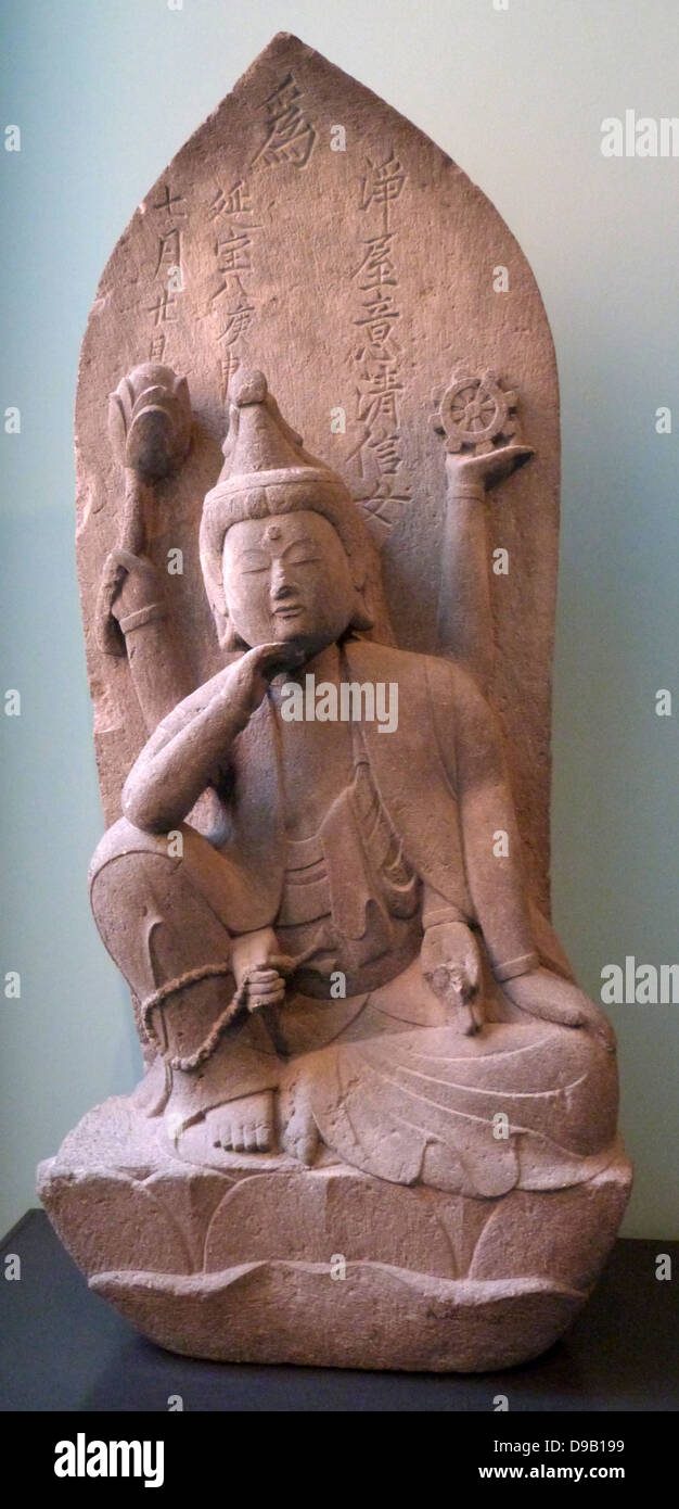 Nyoirin Kannon, 1680, periodo Edo Giappone, l'andesite. Nyoirin Kannon, una forma di wishgranting bodhisattva Avalokiteshvara, è uno del Giappone più popolari della divinità. Figure in pietra come questa sono state erette come un atto di pietà nei motivi di santuari o smal Foto Stock