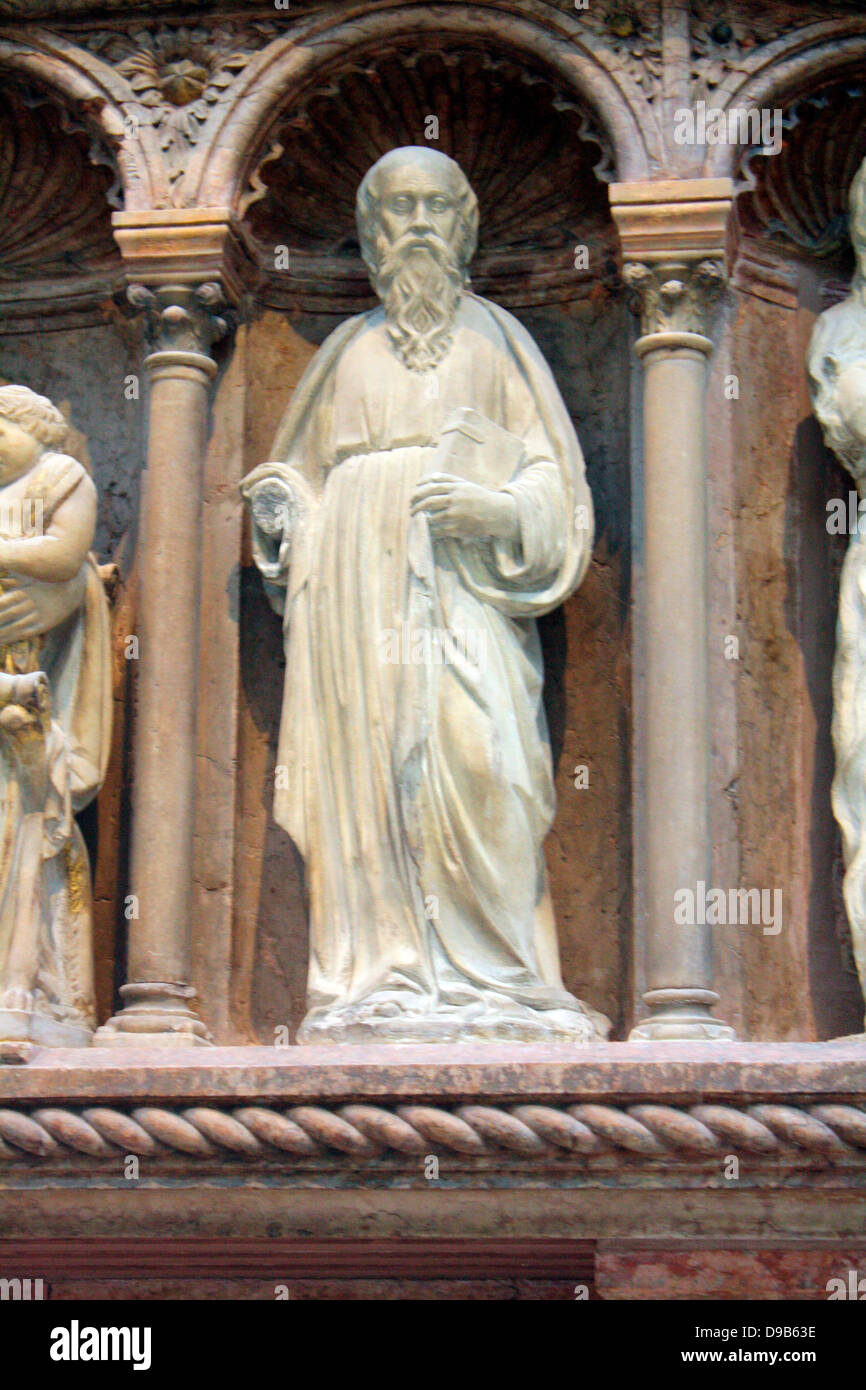 Leonardo Marchioni De Malaspinis. Monumento ca 1430-1435 in stucco, marmo, pietra istriana.Spinetta Malaspina era un comandante militare che morì nel 1407. i suoi eredi mettere questo memoriale nella chiesa che pinetta fondato a Verona. Foto Stock